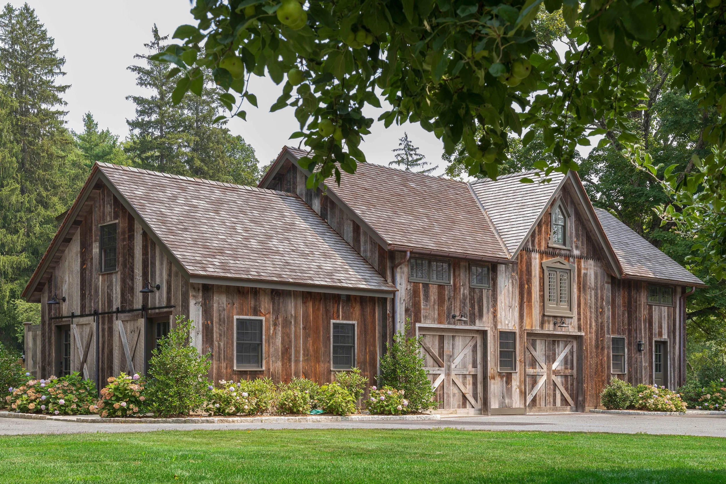 04-bedford-ny-historic-barn-renovation-exterior-barn-restoration.jpg