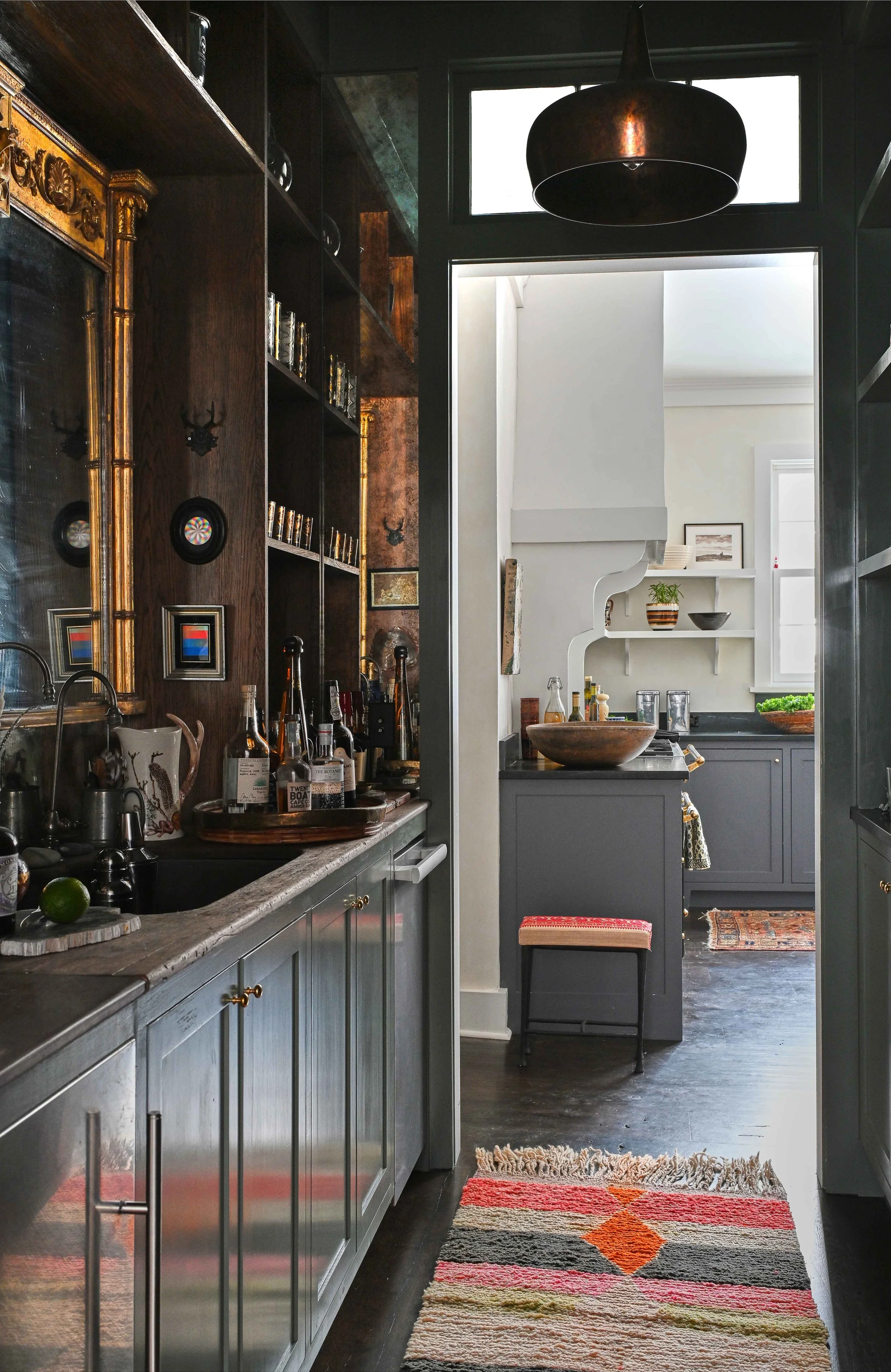 08-bedford-ny-greek-revival-butlers-pantry-bar.jpg