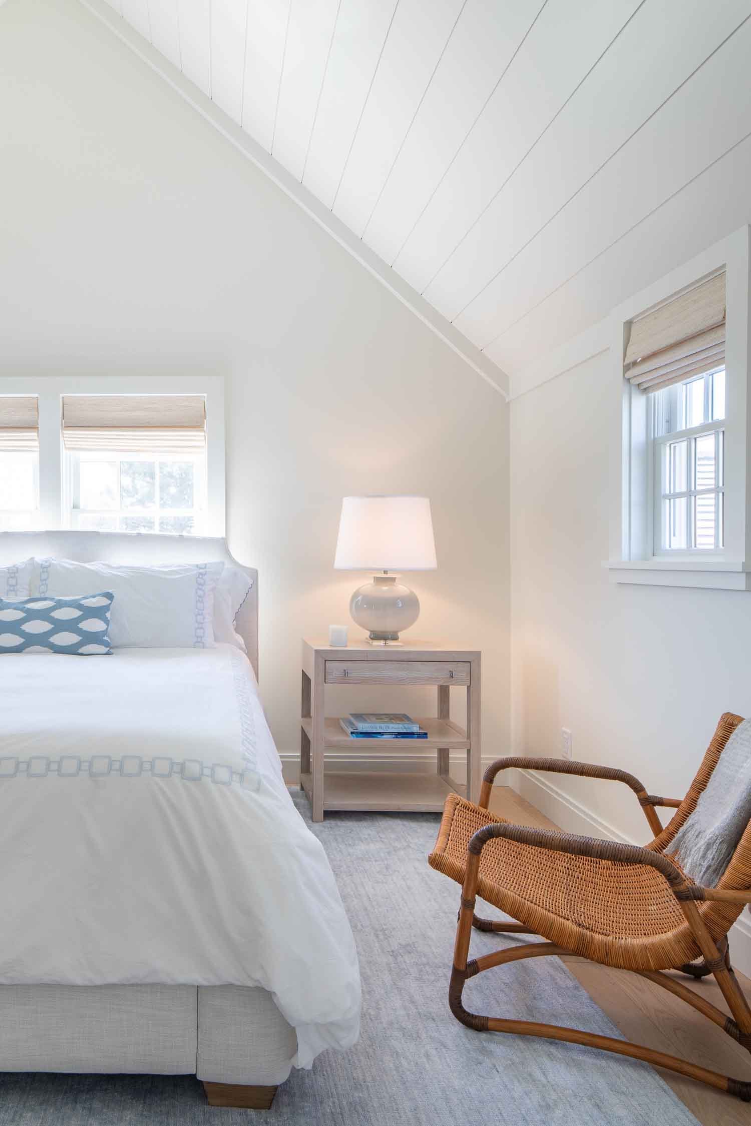 10-nantucket-coastal-bedroom-design.jpg