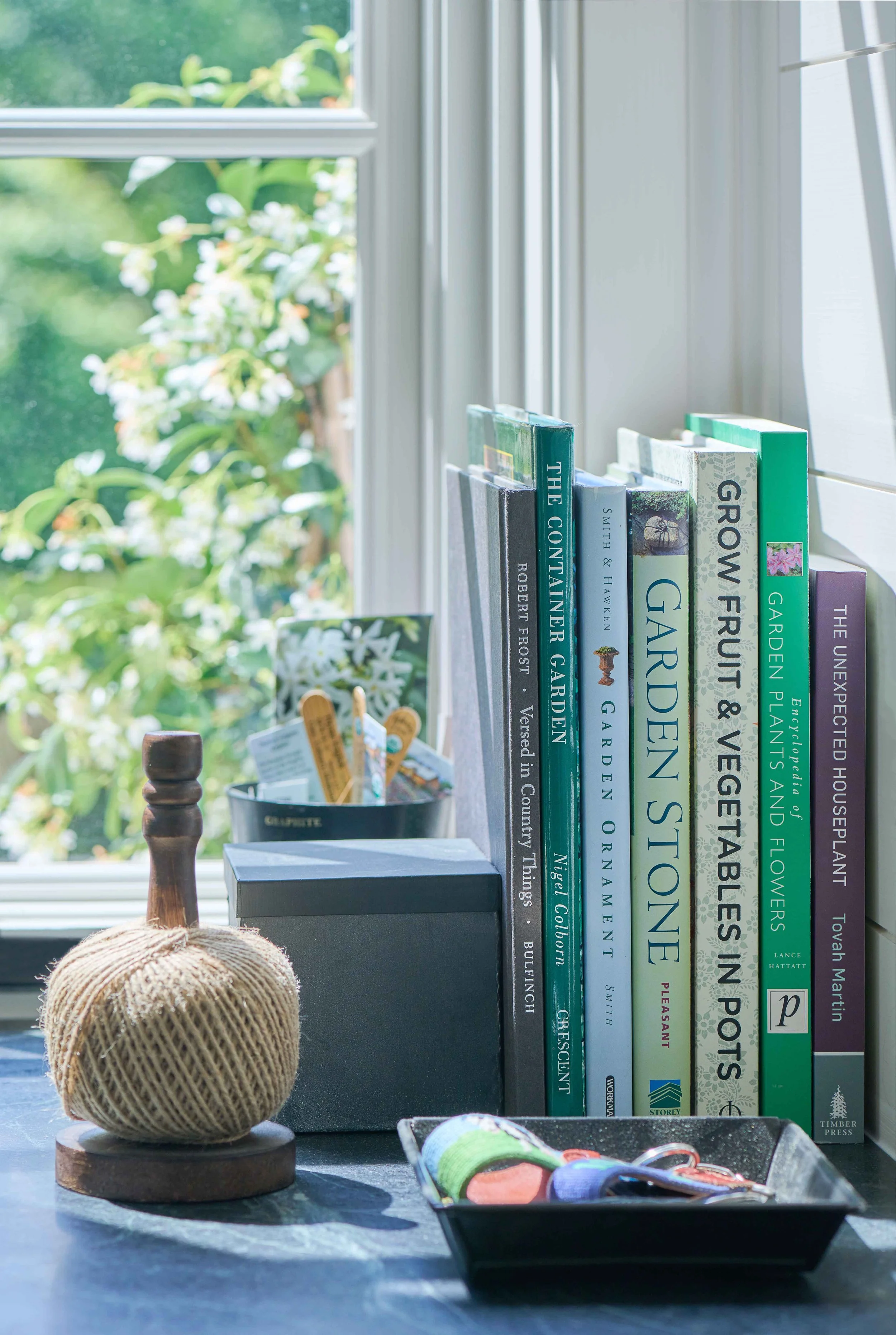 05-bedford-village-mudroom-window-garden-books-potting-detail.jpg
