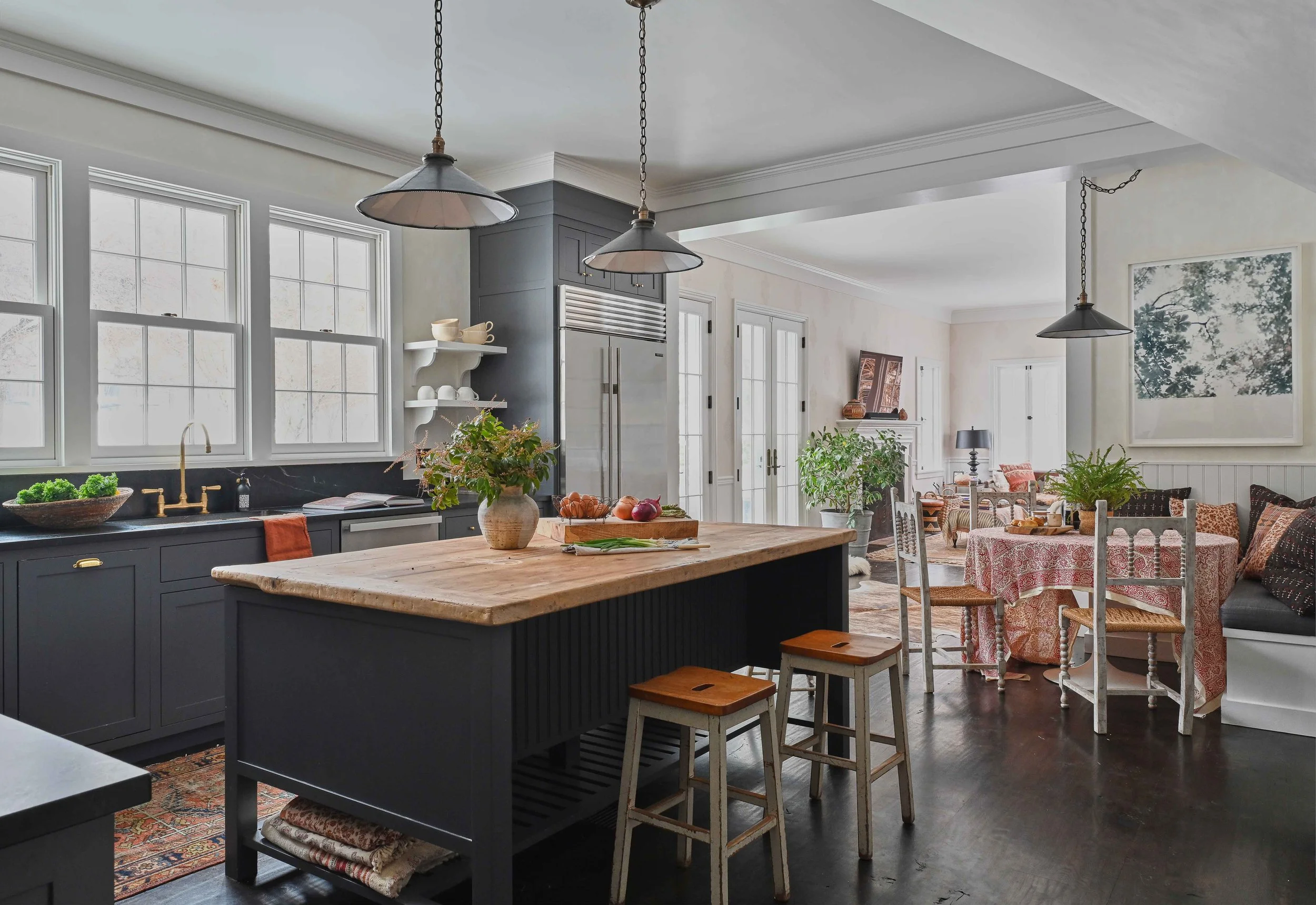 06-bedford-ny-greek-revival-kitchen-island-sink-windows.jpg