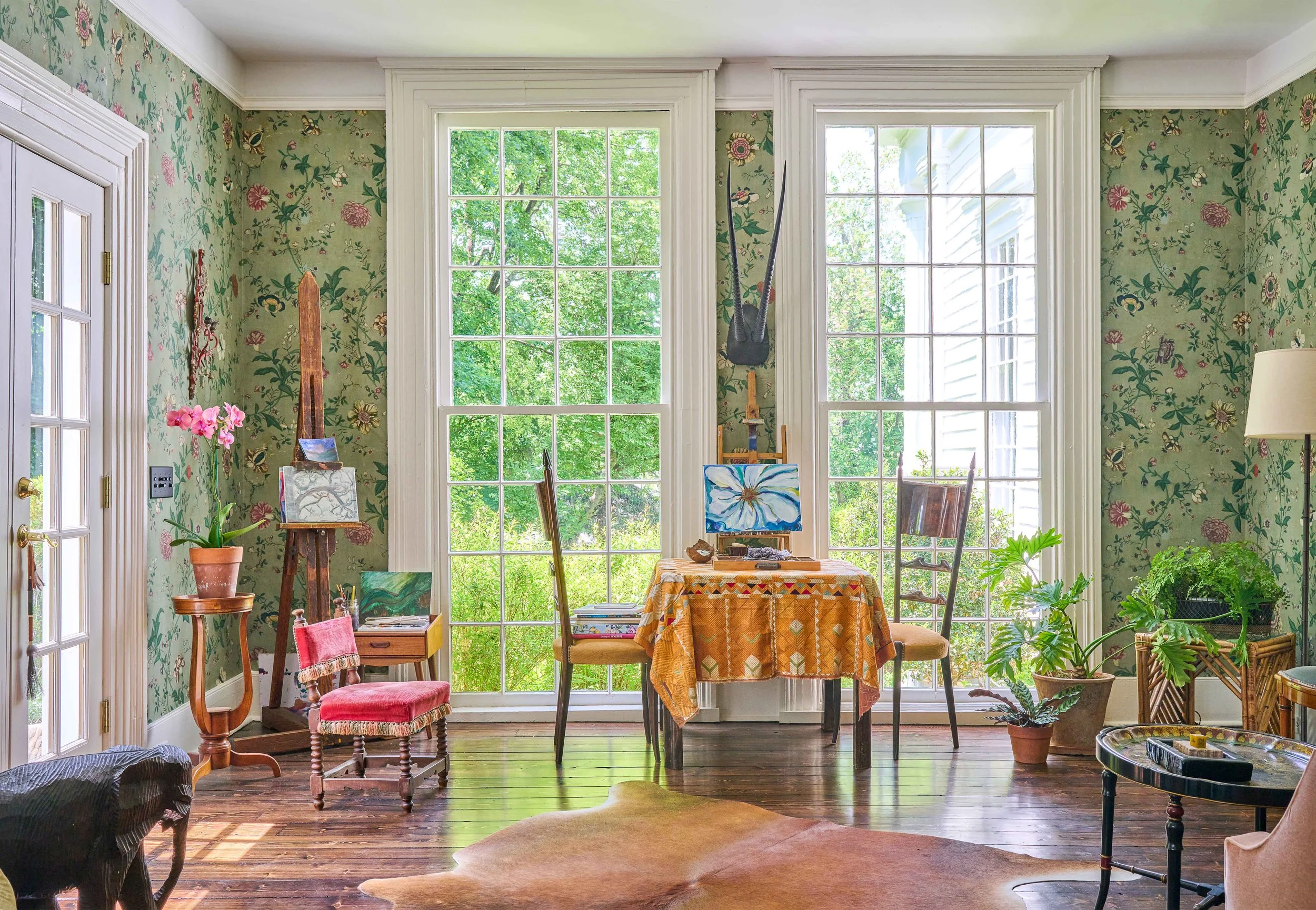 04-bedford-ny-greek-revival-sitting-room-botanical-wallpaper.jpg