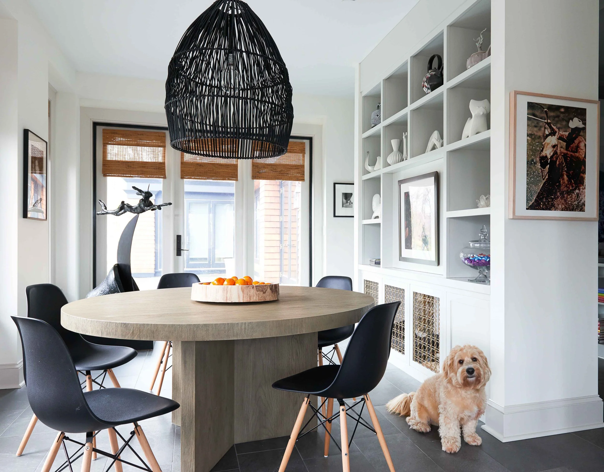 03-breakfast-nook-built-in-shelving-dining-area-dog-friendly-design.jpg
