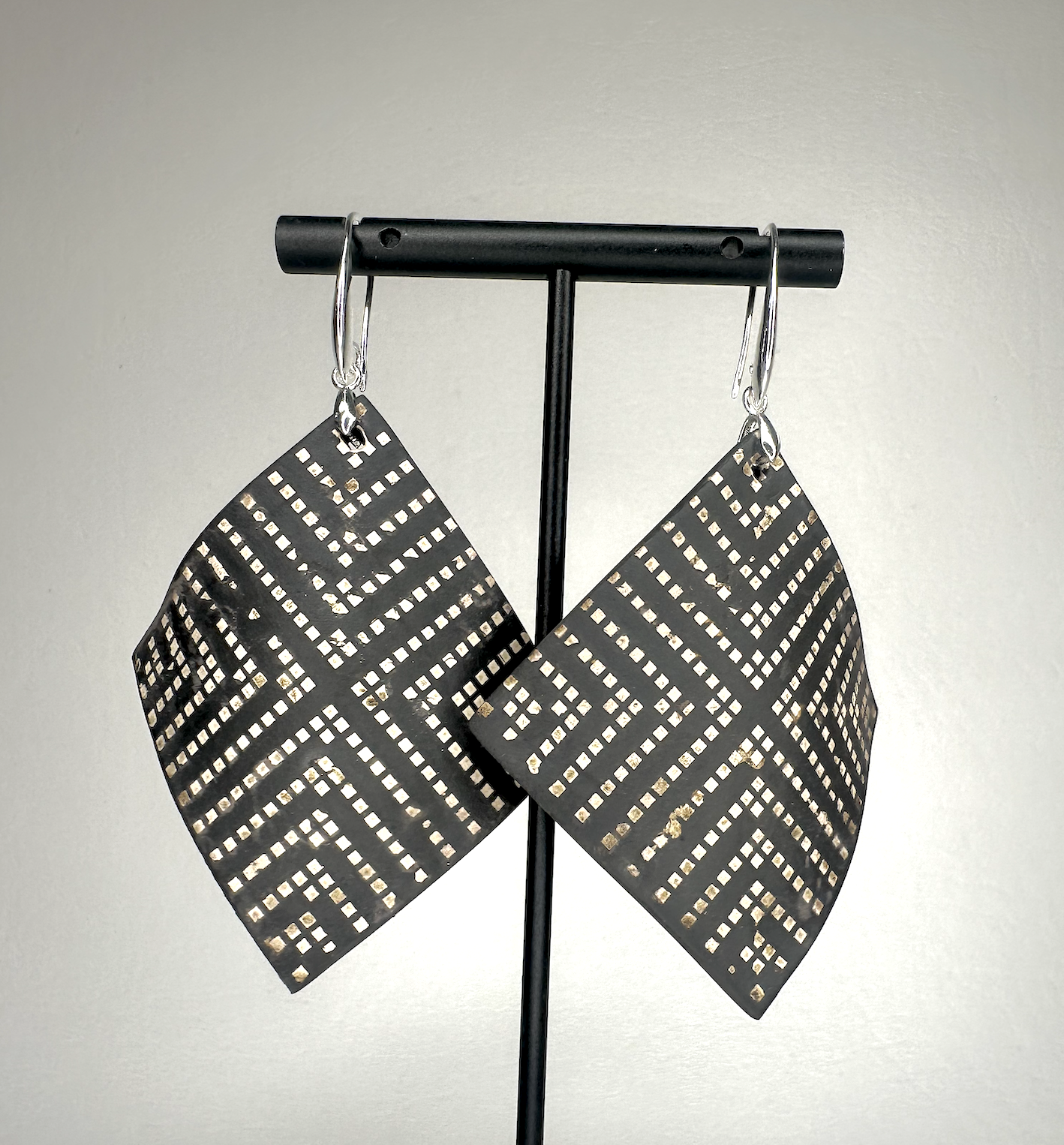 Black & White Reesh Earring