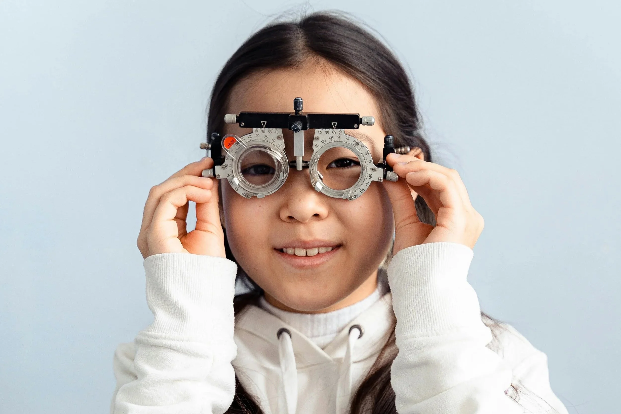 Si veo borroso, ¿necesito lentes?
