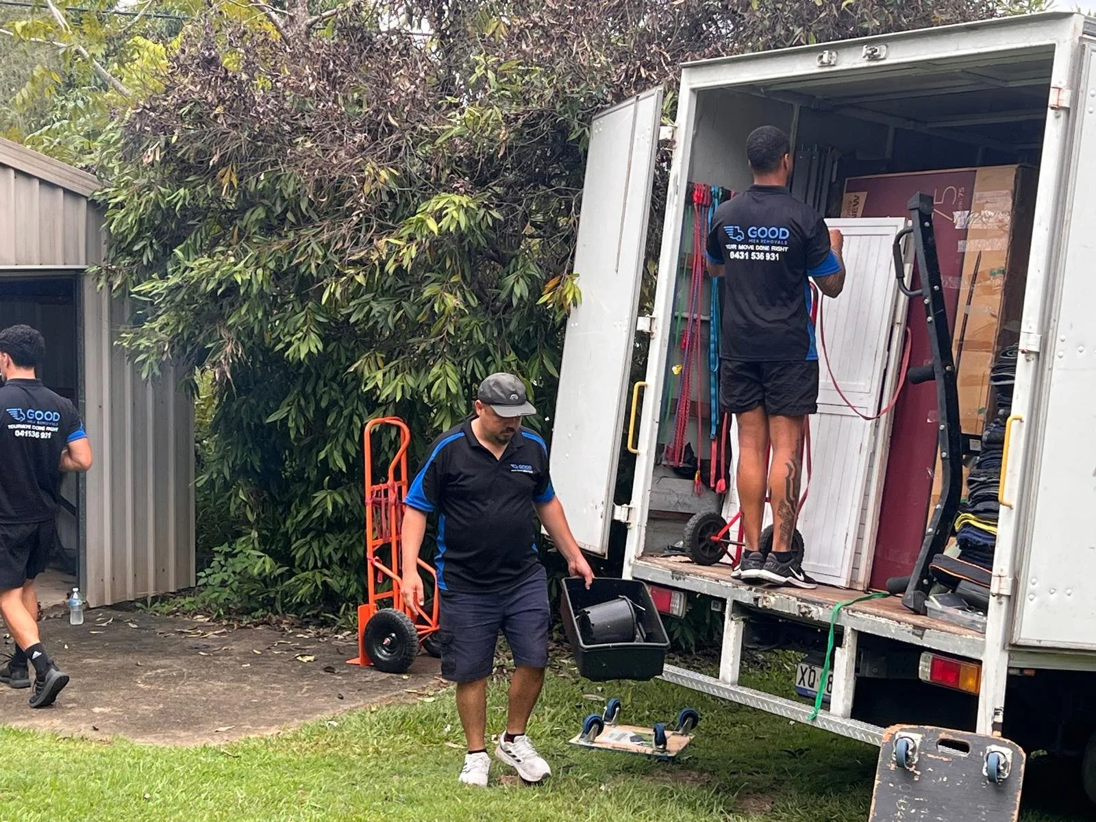 Brisbane removalists carrying furniture