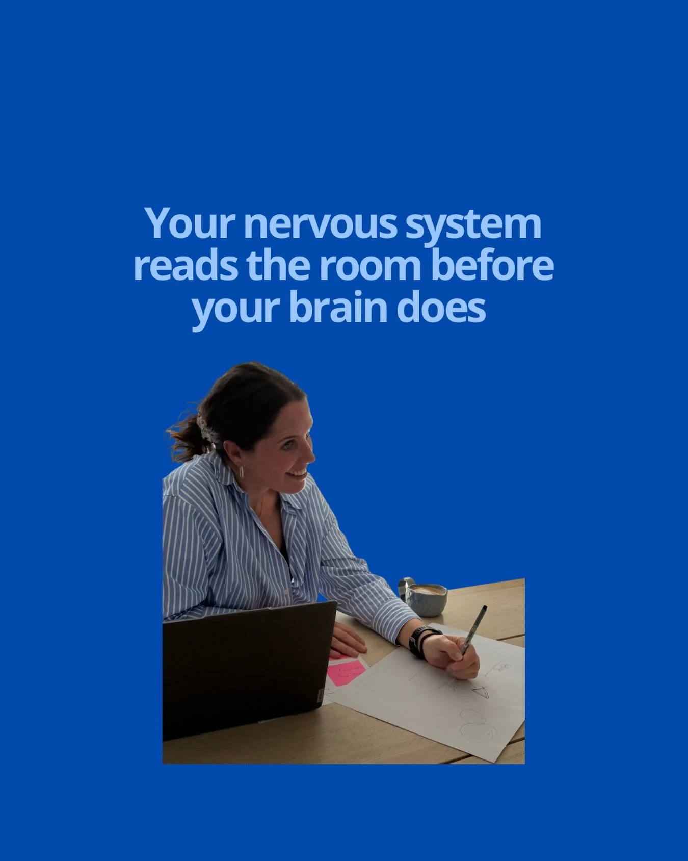 Har du t&aelig;nkt over dette? 💡

Du kan m&aelig;rke det med det samme. Stemningen. I kroppen. Og s&aring; reagerer du i hovedet med l&oslash;sninger.
Dit nervesystem scanner rummet f&oslash;r din hjerne. 

Hvert sekund behandler din krop hundredevi