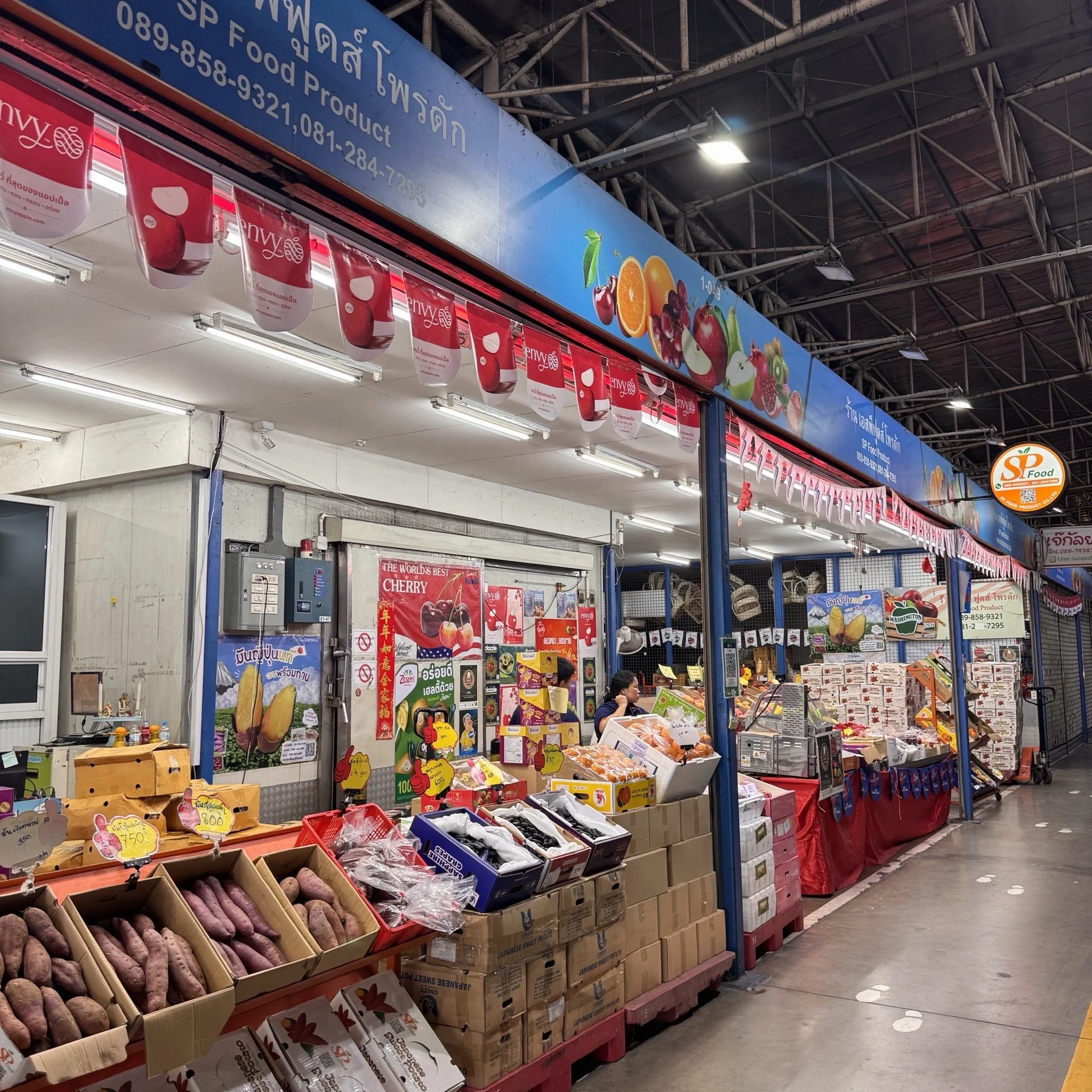 TALAAD THAI STORE FRONT