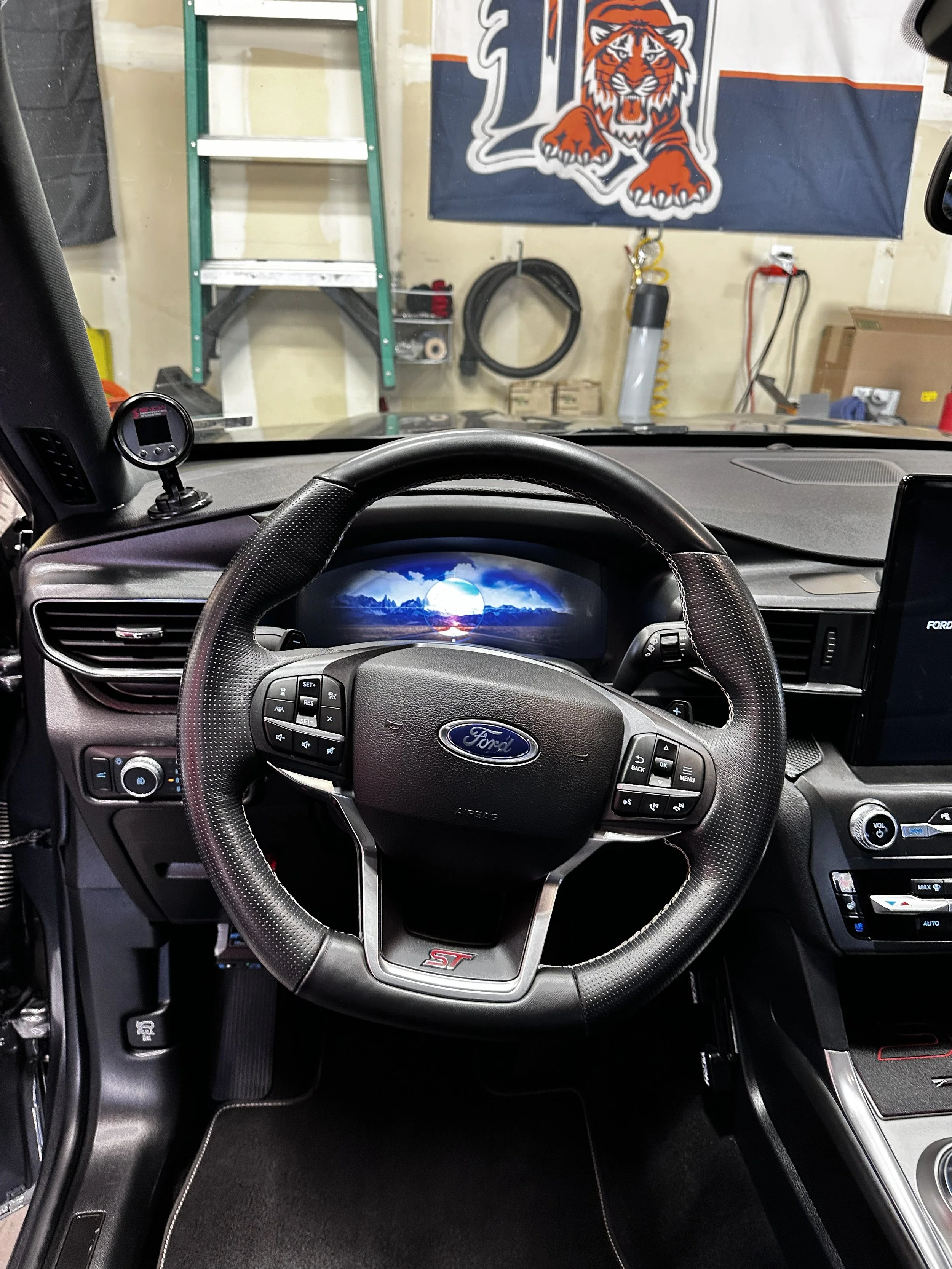 SUV/Truck Premium Detail (Clay bar/Wax & Polish)