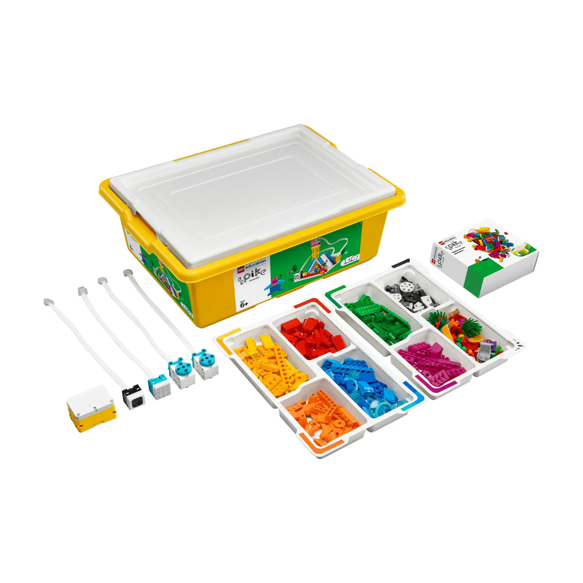 Set LEGO LEGO Education SPIKE Prime met verschillende gekleurde LEGO-onderdelen, een grote gele opbergbox en accessoires zoals sensoren en motors.