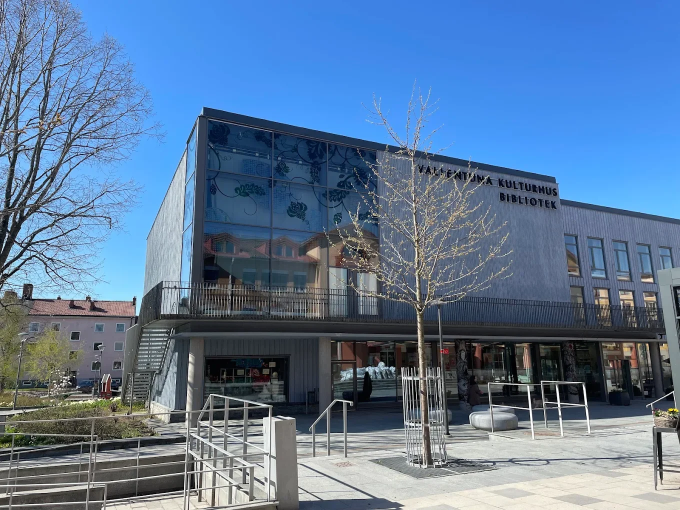 Kulturhuset i Vallentuna där Bricks and Robots Sverige håller robotikkurser för barn 6 - 12 år. Lego-robotik och programmeringkurser i Vallentuna, Stockholm.