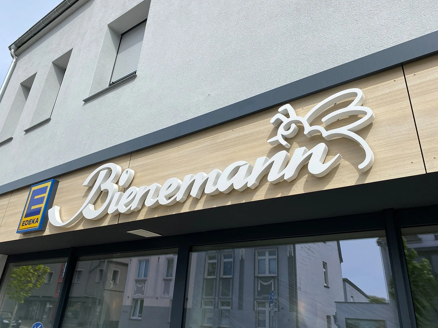 Monolitho-lichtwerbesysteme-Profilbuchstaben-EDEKA-Bienemann-02.jpg