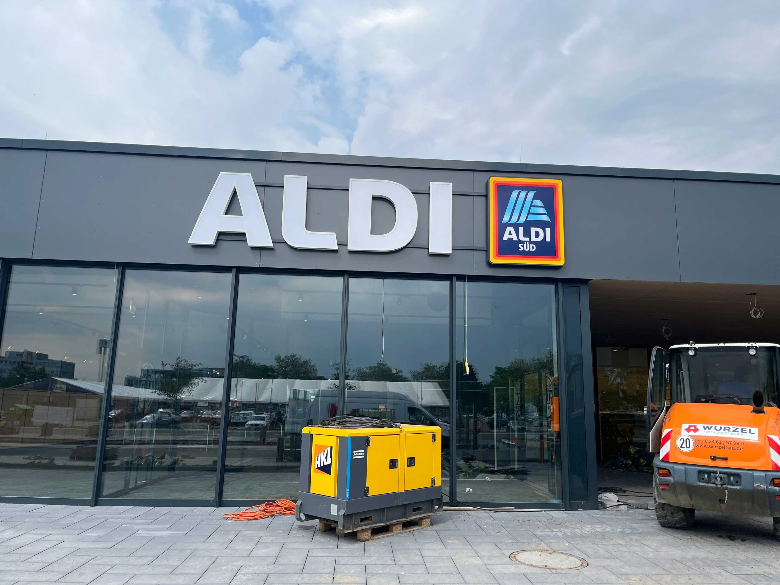 Monolitho-lichtwerbesysteme-Profilbuchstaben-ALDI.jpg