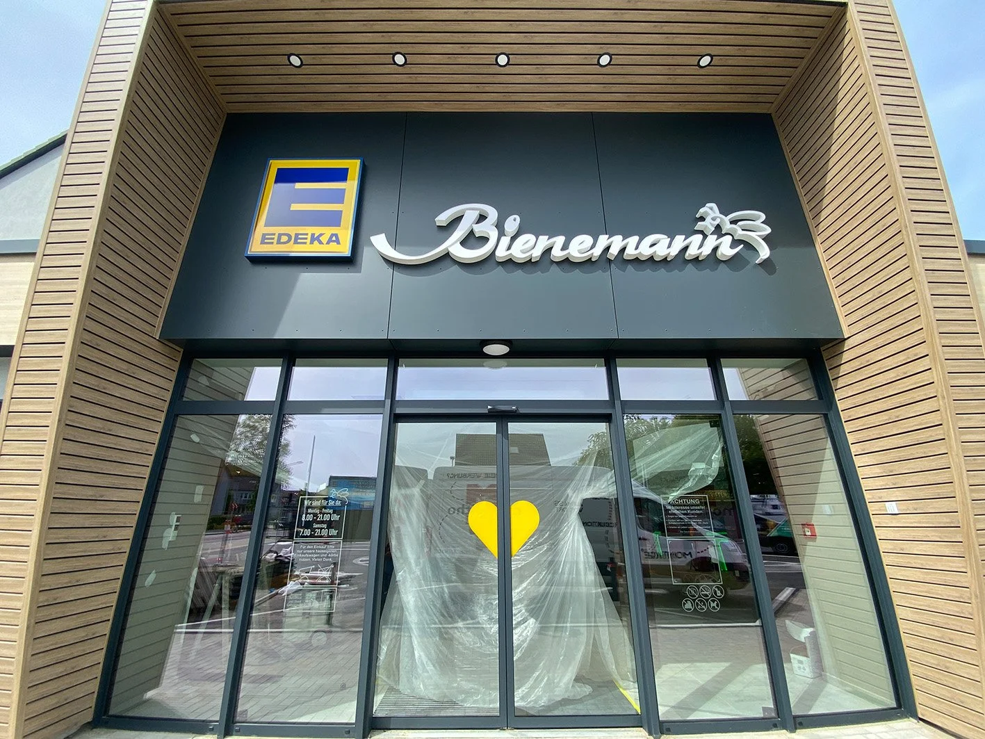 Monolitho-lichtwerbesysteme-Profilbuchstaben-EDEKA-Bienemann-04.jpg