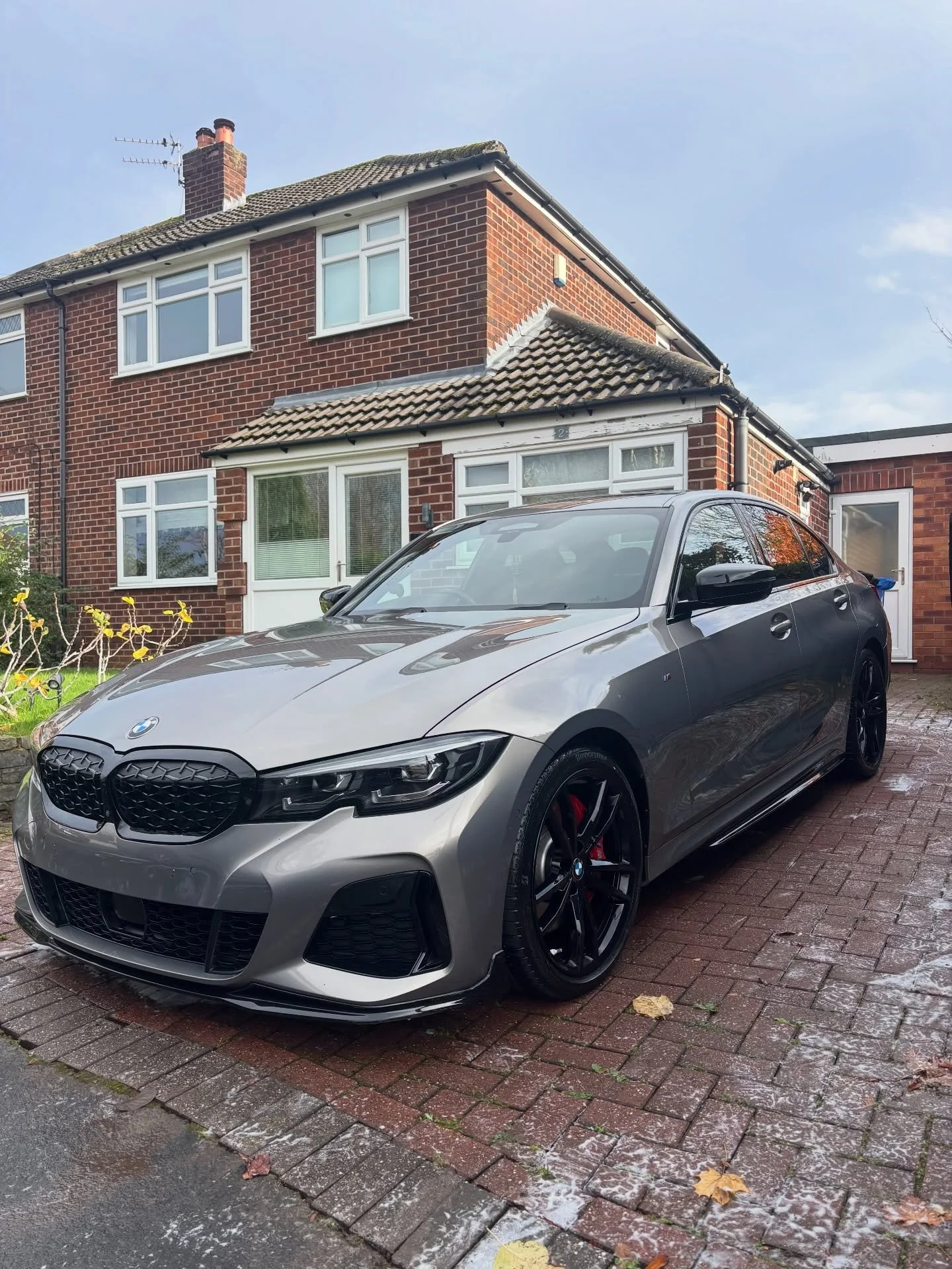 This BMW was in for some paint protection! Our client wanted to lock in the look of their vehicle gloss

We installed our 2-Year Professional Ceramic Coating, providing incredible gloss, hydrophobic properties, and a durable shield against the harsh 