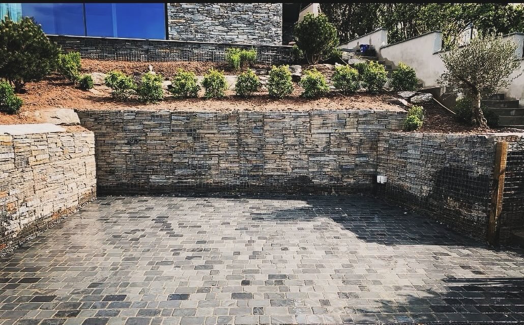 E N D E L I O N.  H A R B O U R  C O N S T.  21 #setts #driveway #planting #cornwall #construction #landscaping