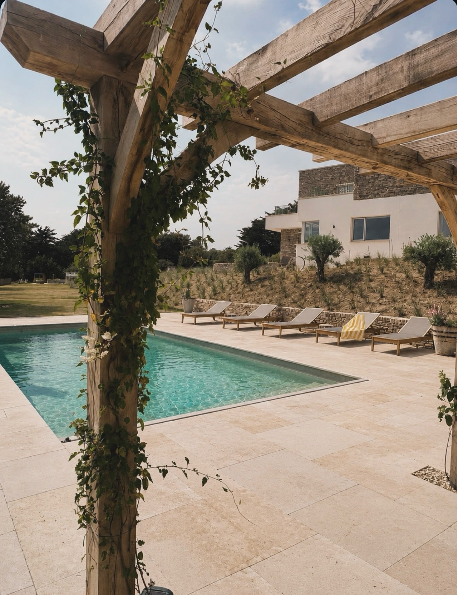 A beautiful job completed, months of hard work by the whole Crest team who can&rsquo;t be thanked enough Groundworkers, Landscapers and followed up by the Gardeners. Hard to believe it&rsquo;s Cornwall with this heatwave showing off just how spectacu