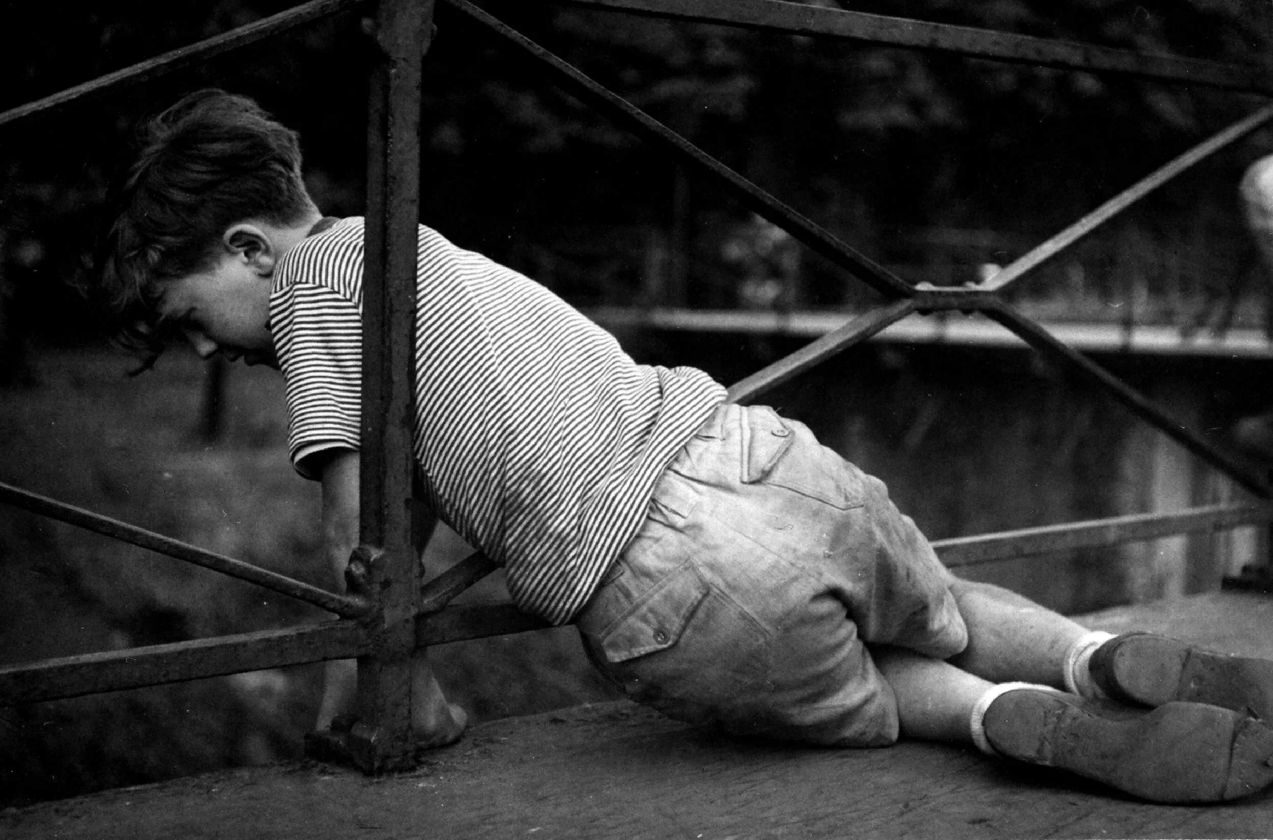 Altijd leuk spelen bij kanaal Luik-Maastricht, ca. 1956 [JV/HCL]