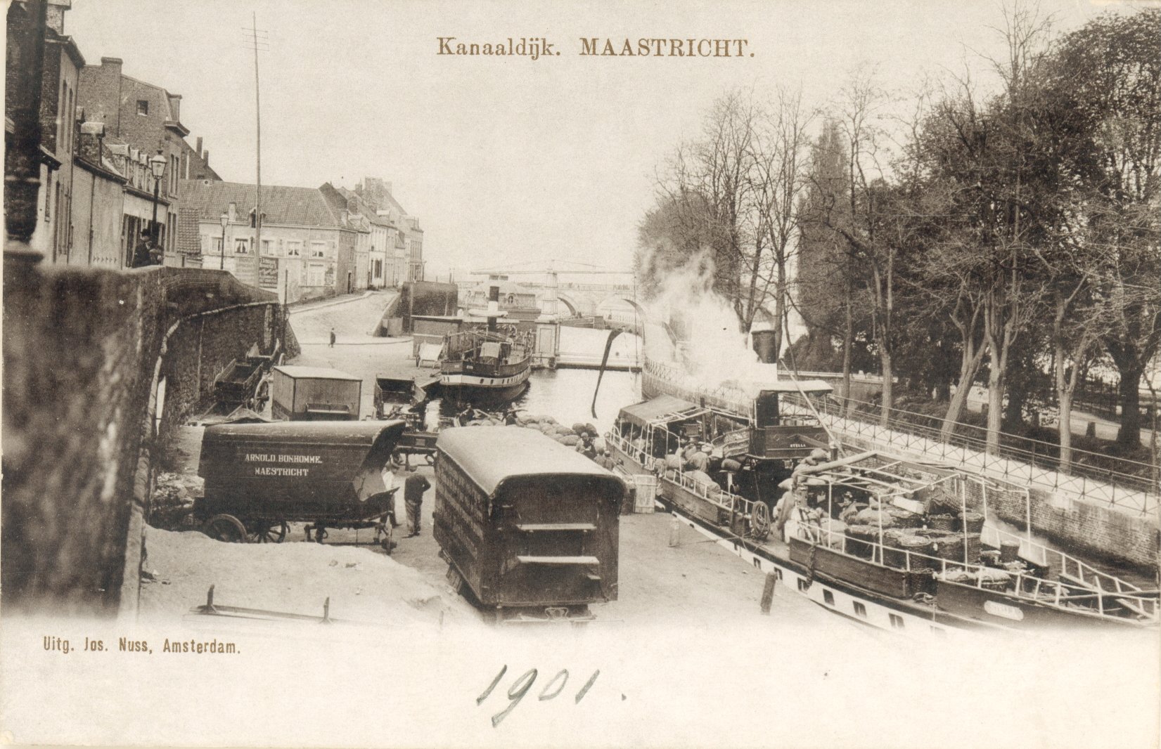 Boot Bonhomme in kanaal bij Onze Lieve Vrouwewal, 1901