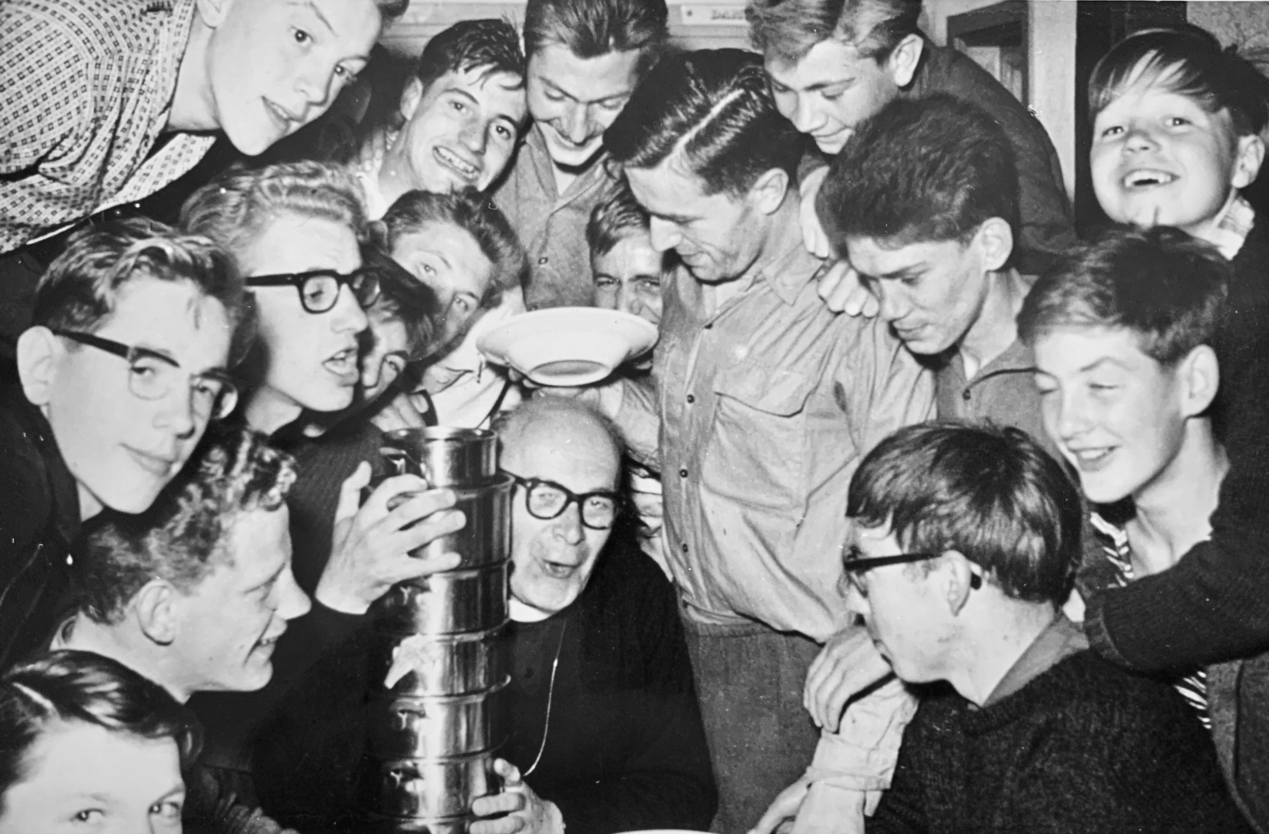 Lol op het jaarlijkse vakantiekamp met pater Castorius, ca. 1960 [TB]