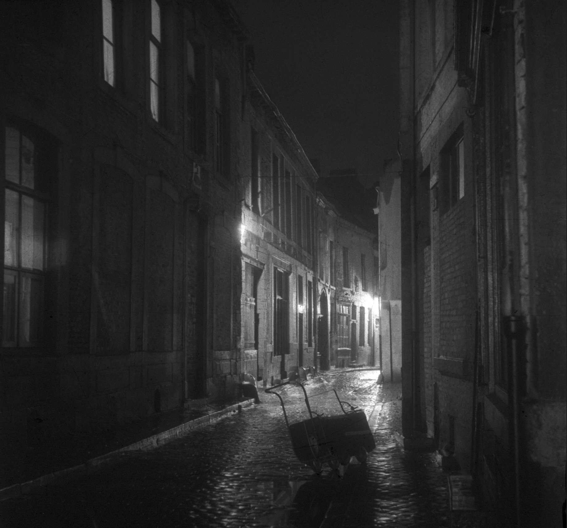 Handkar in de Stokstraat bij nacht [WS]