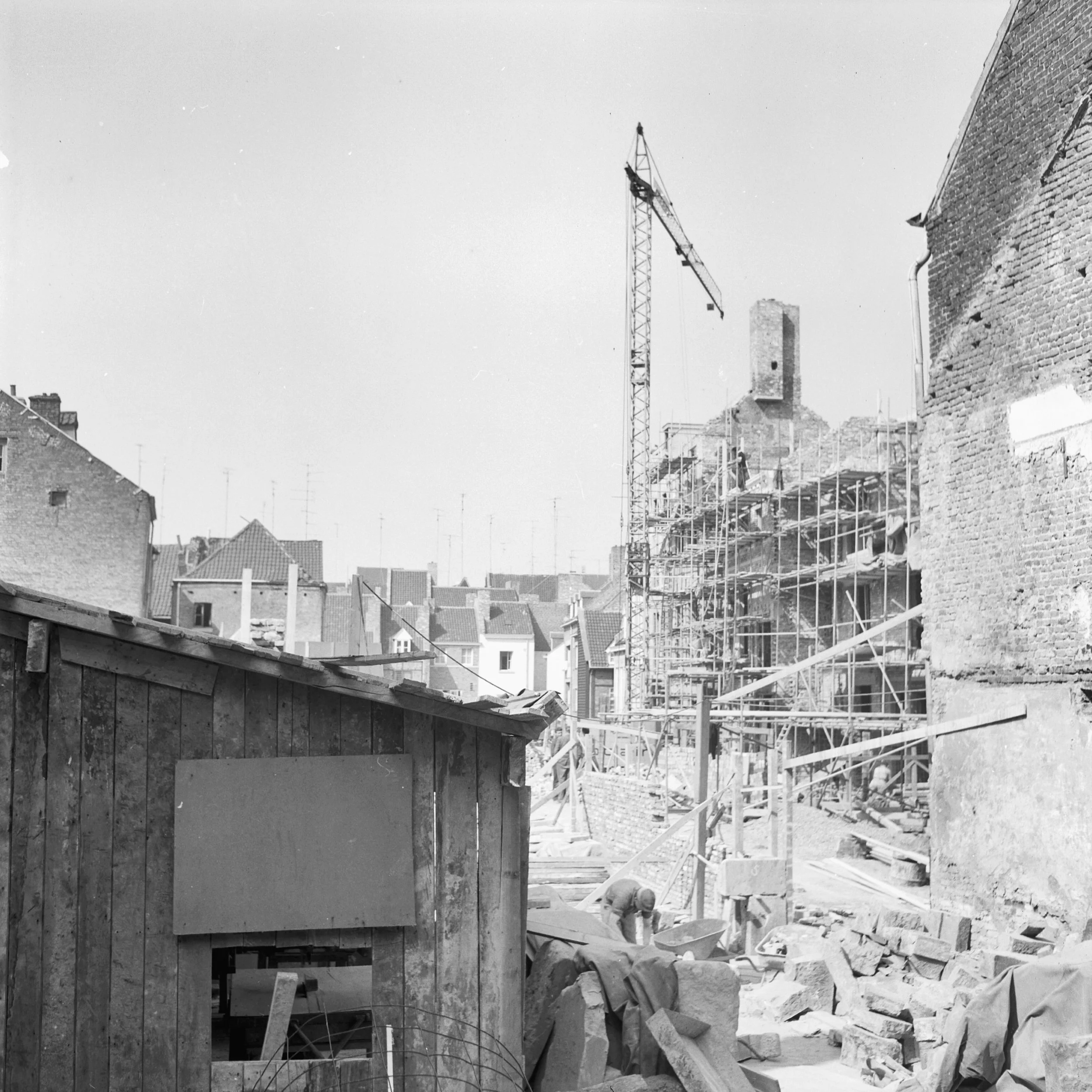 Achterbouwen van de Stokstraat al gesloopt, 1967 [GJD/RCE]