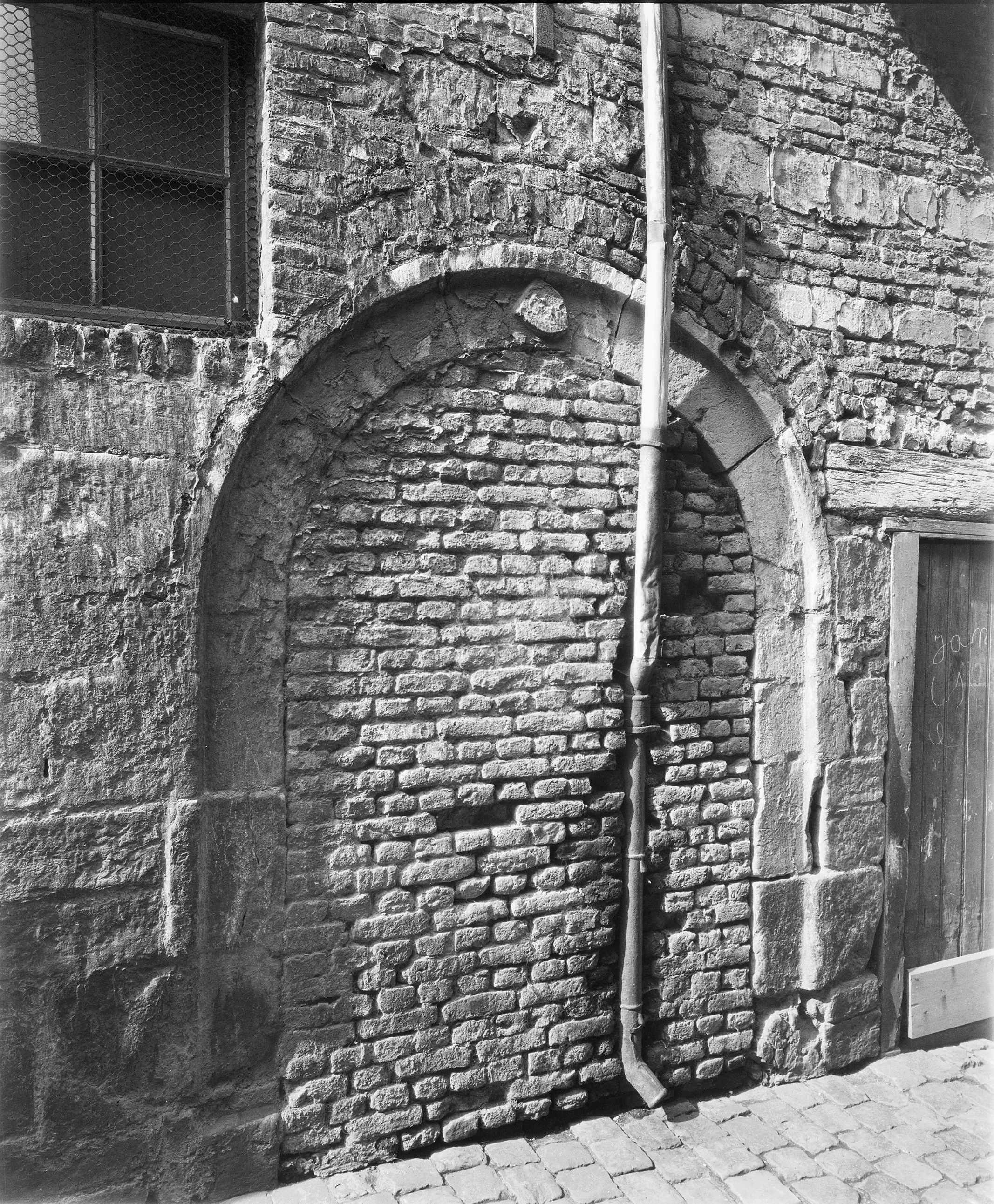 Al erg lang dichtgemetselde poort Havenstraat 3, 1954 [GTD/RCE]