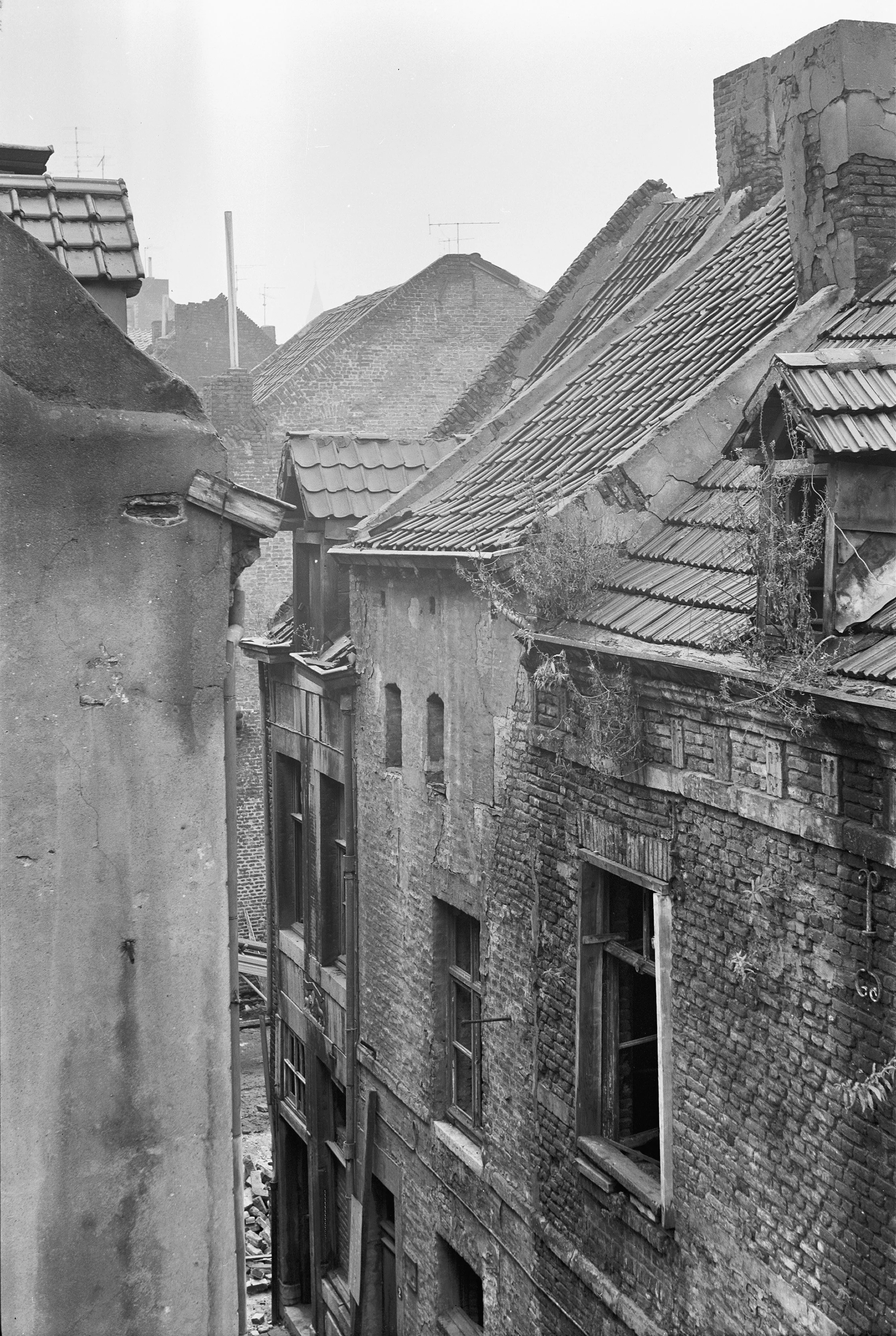 Stokstraat 38 compleet verkrot, 1966 [HWl/RCE]