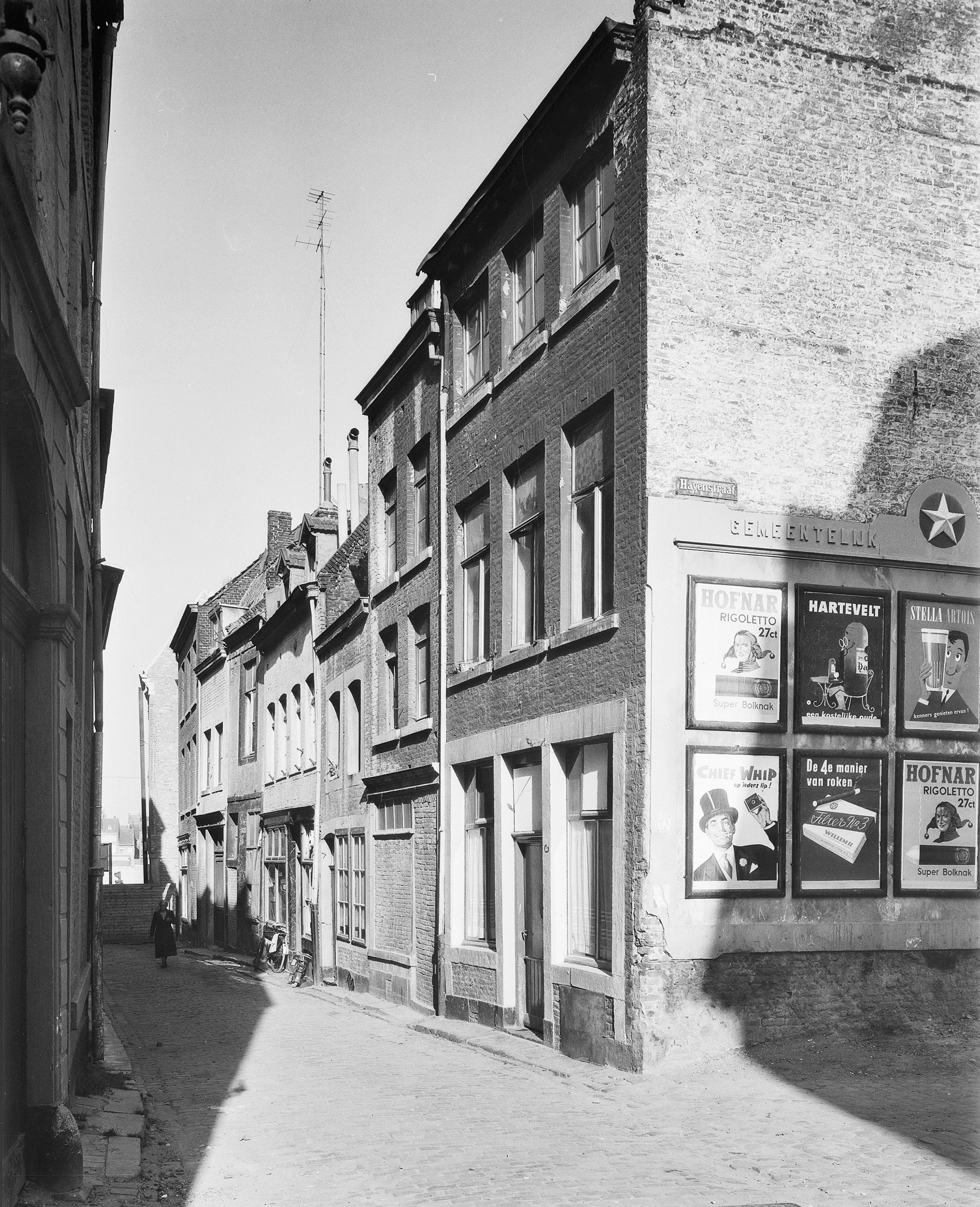 De Smedensttraat (met hoek Havenstraaat) in 1959 [GTD/RCE]