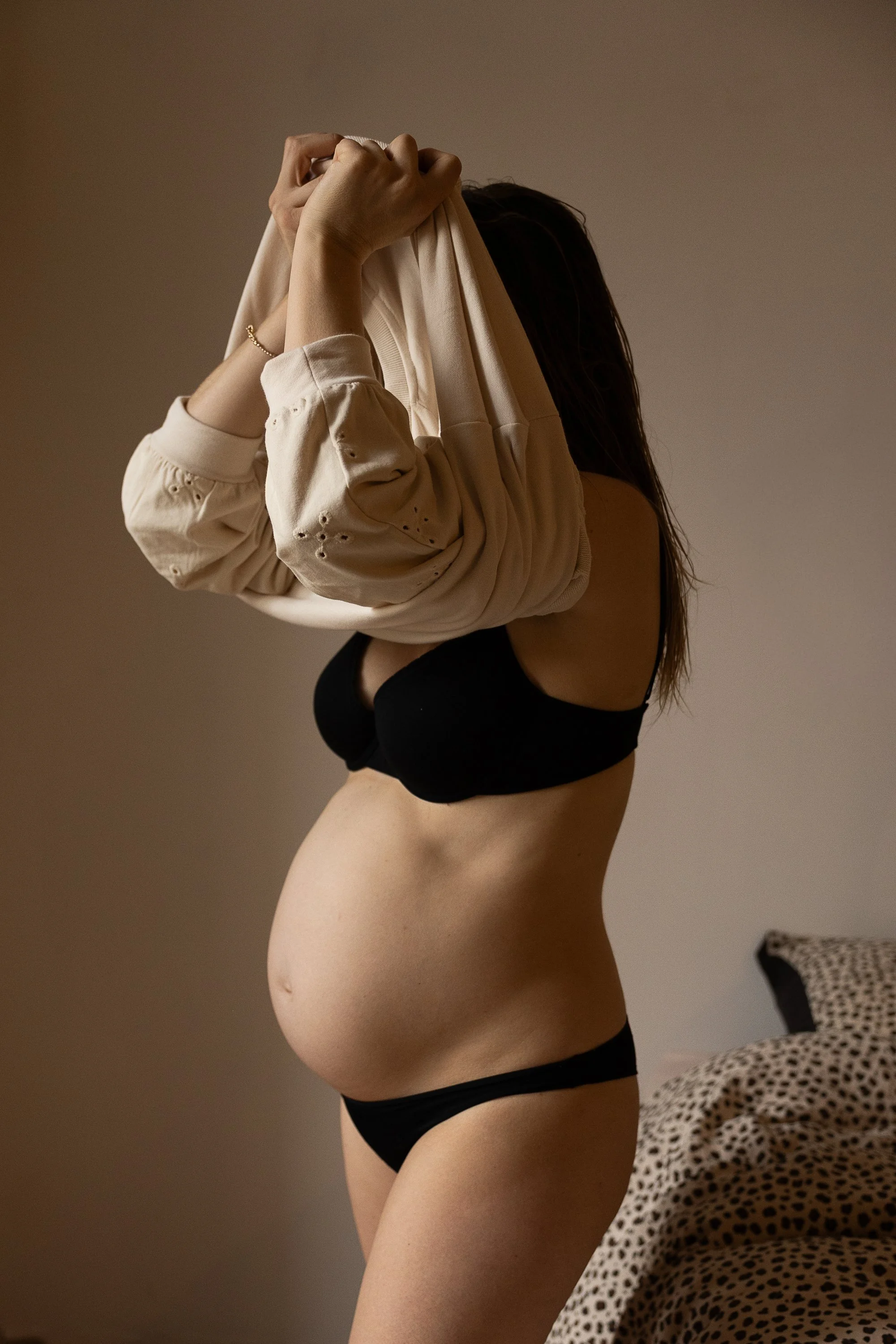 Dec2025_Estelle_Leo_Gast-18.jpg