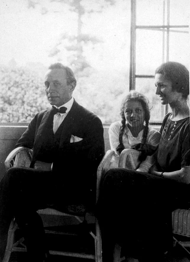 Agostino, Liddy, Elza ( 1924 )