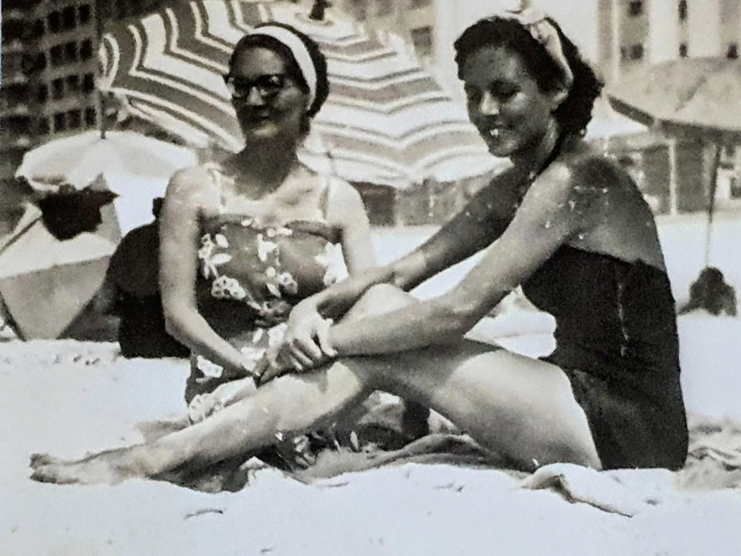 Liddy e Zitú na praia (1930)