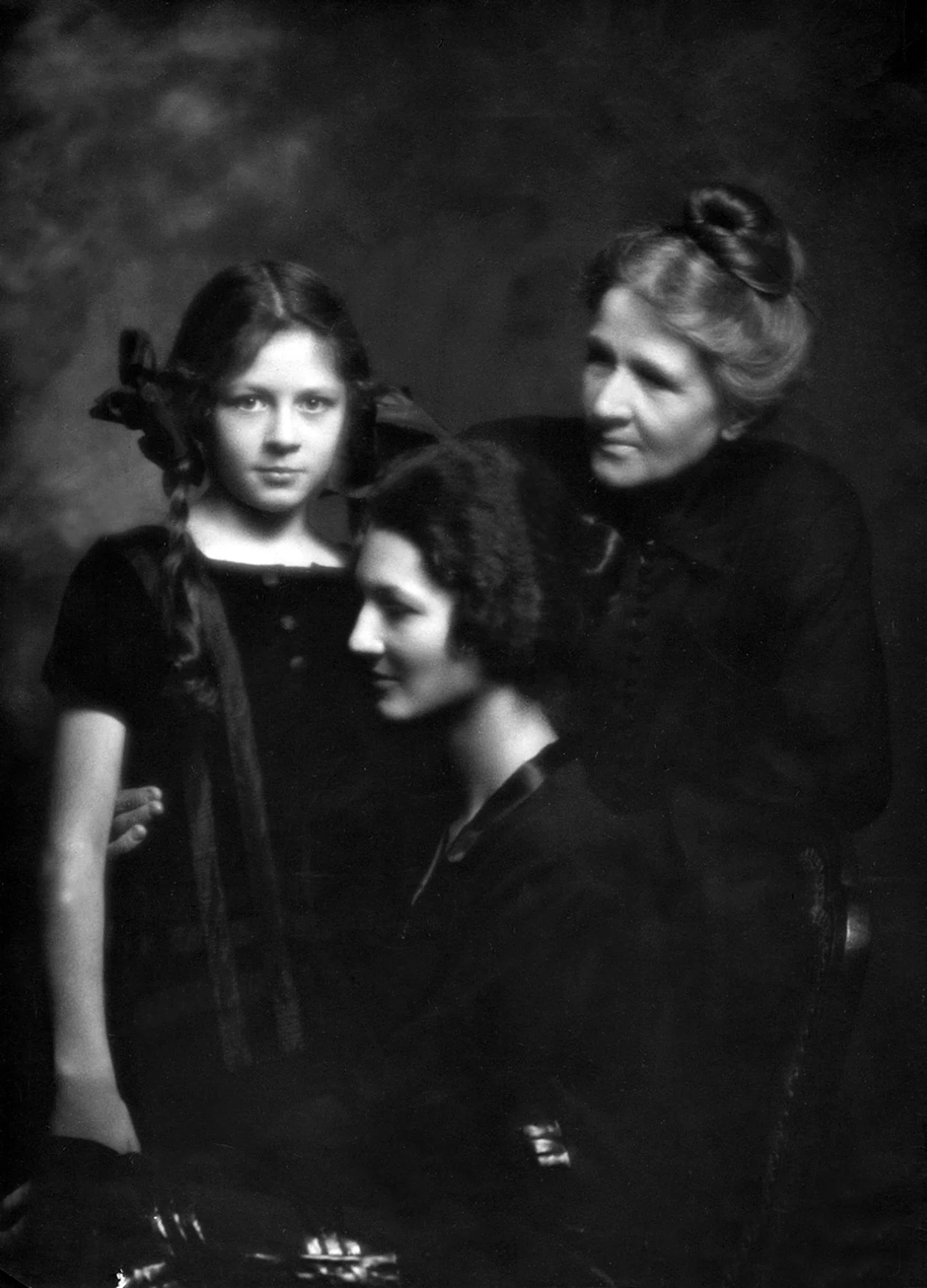 Zitú, Liddy e Wilhelmine (1924)