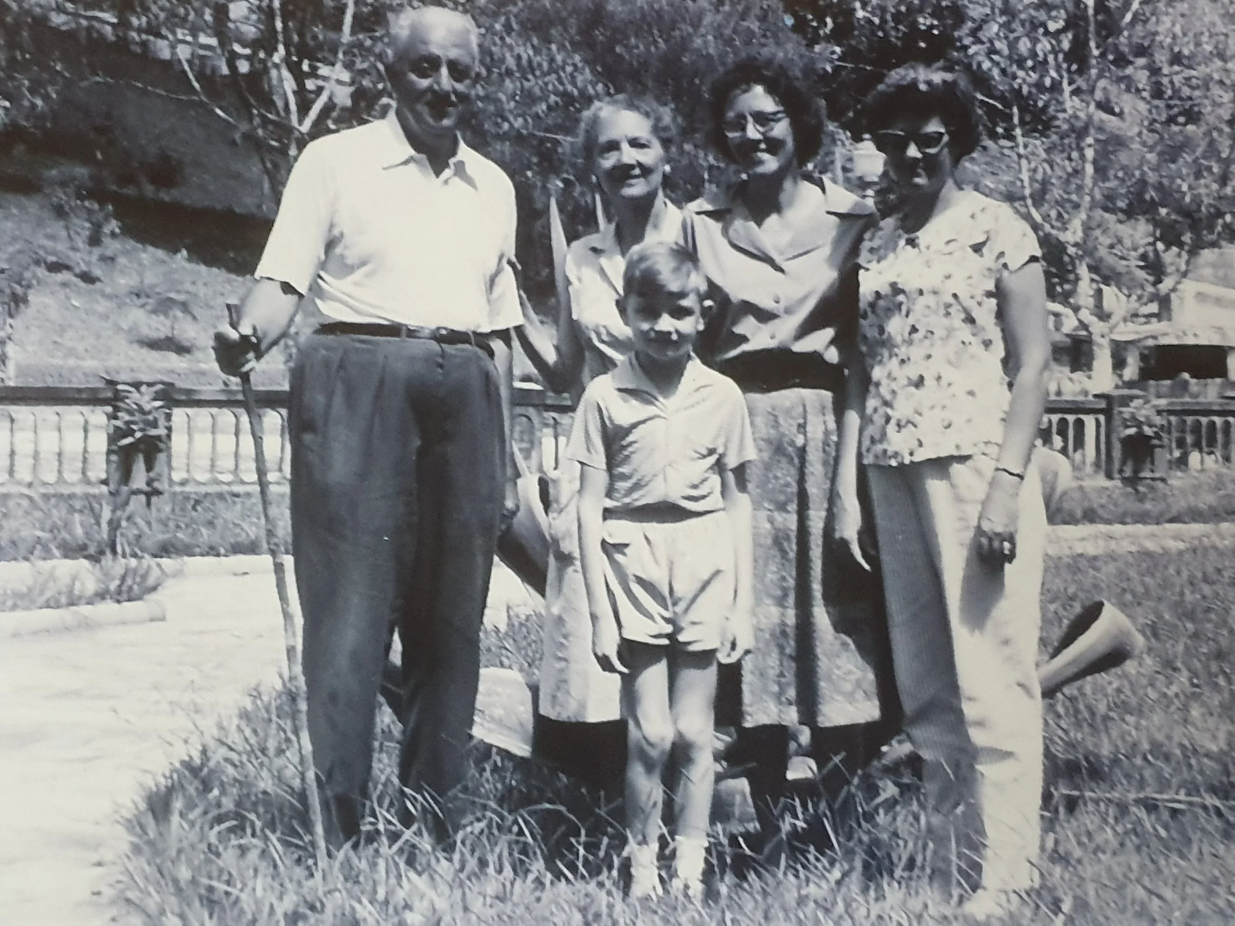 Mignone, Liddy, Elsa, uma amiga e Roberto (1959)