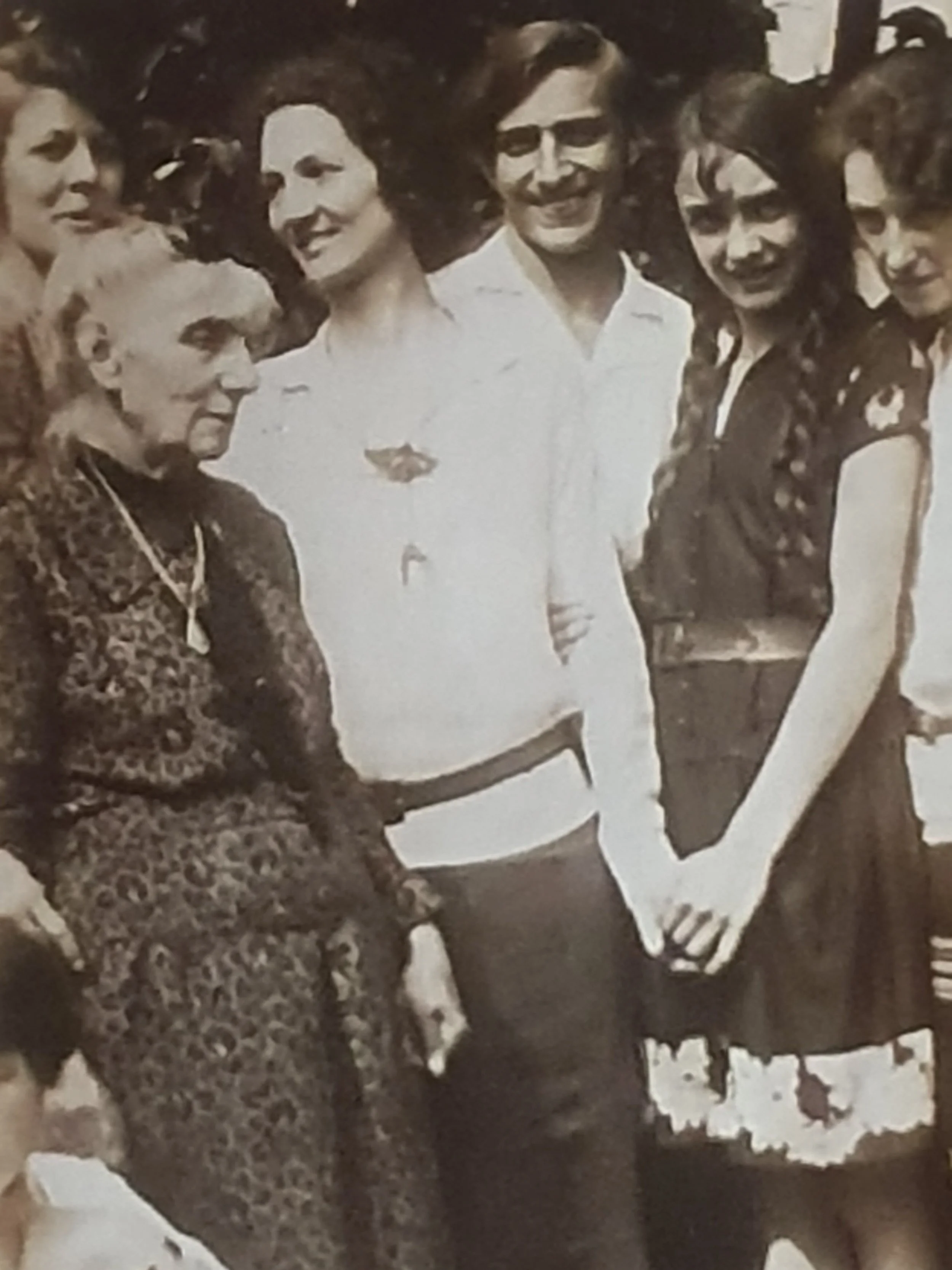 Elsa à esquerda, Wilhelmine, Liddy e Franco Cenni 