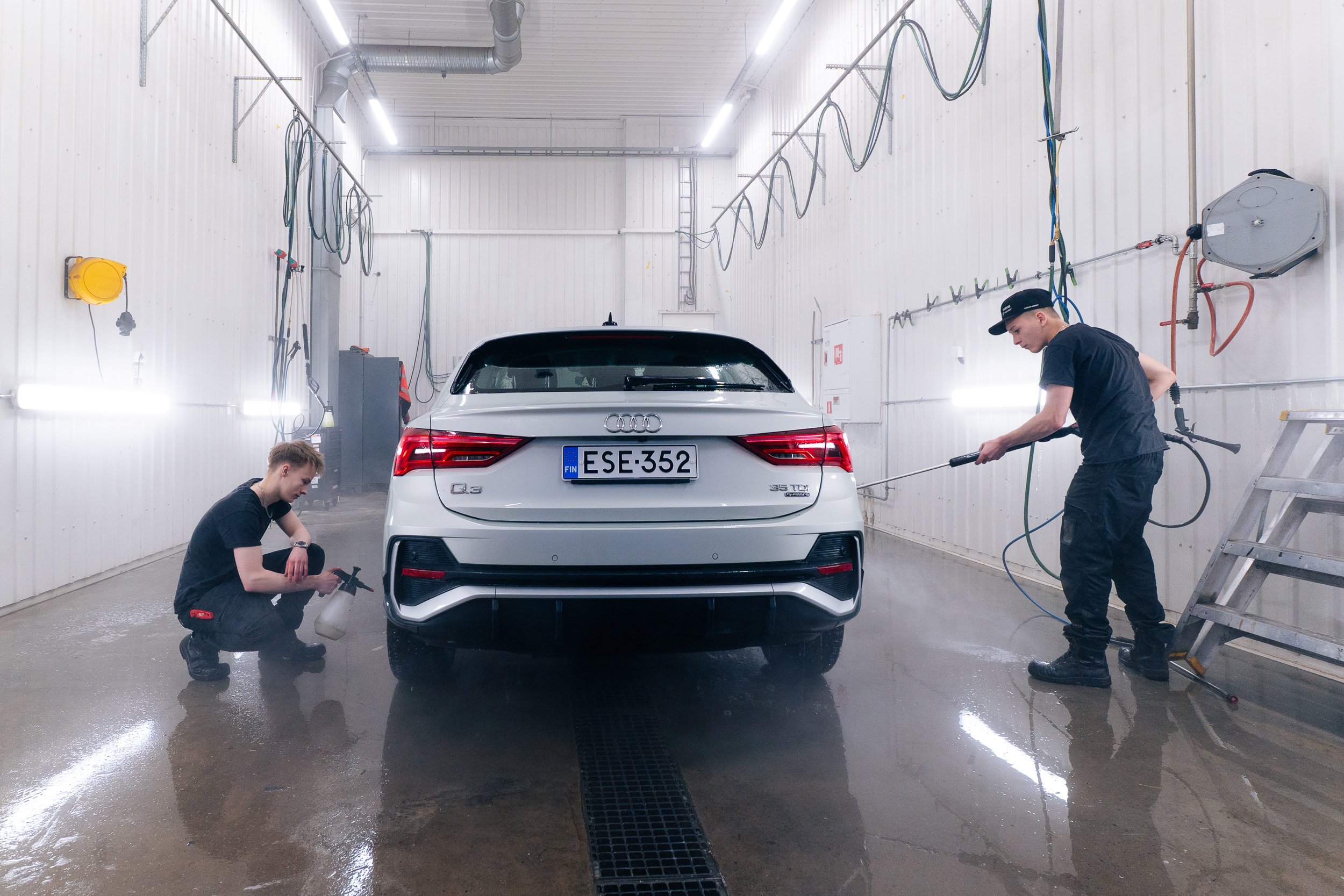 Tupoksen Autopesu - Yrityskuvat