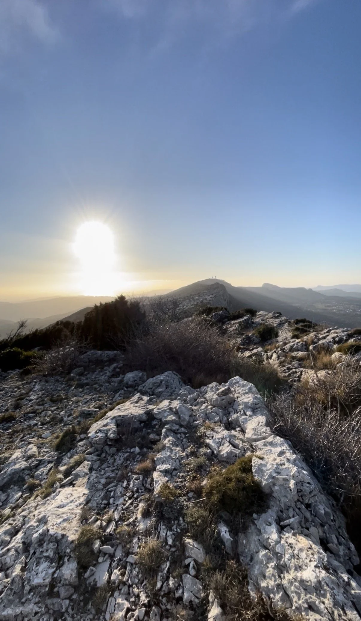 Learn about Lauren Aiyana, a spiritual life coach & energy healer guiding clients in NYC, The Hamptons & beyond.