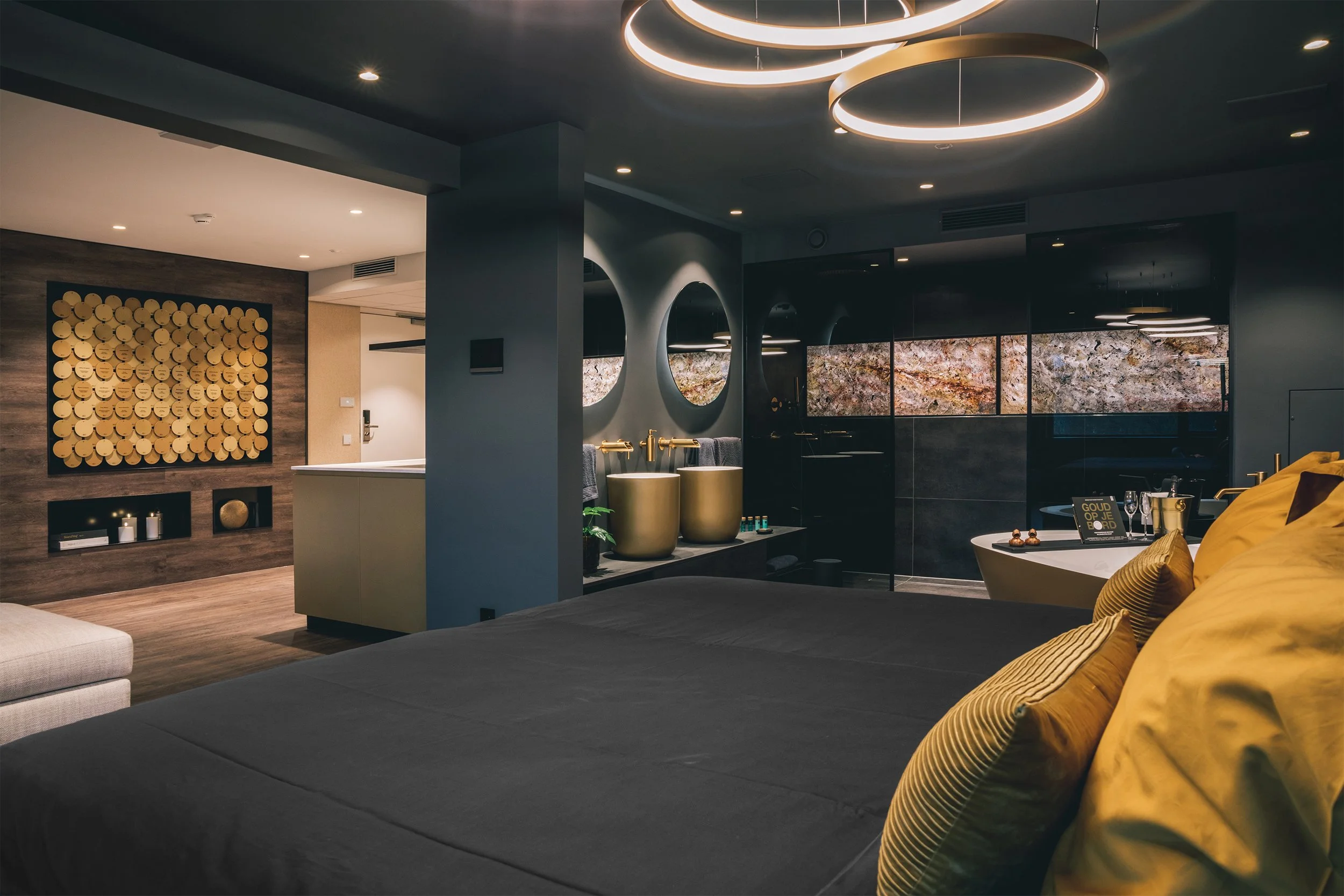 Studio Elize Wikkerink - JEE-O Golden Suite Papendal 01.jpg