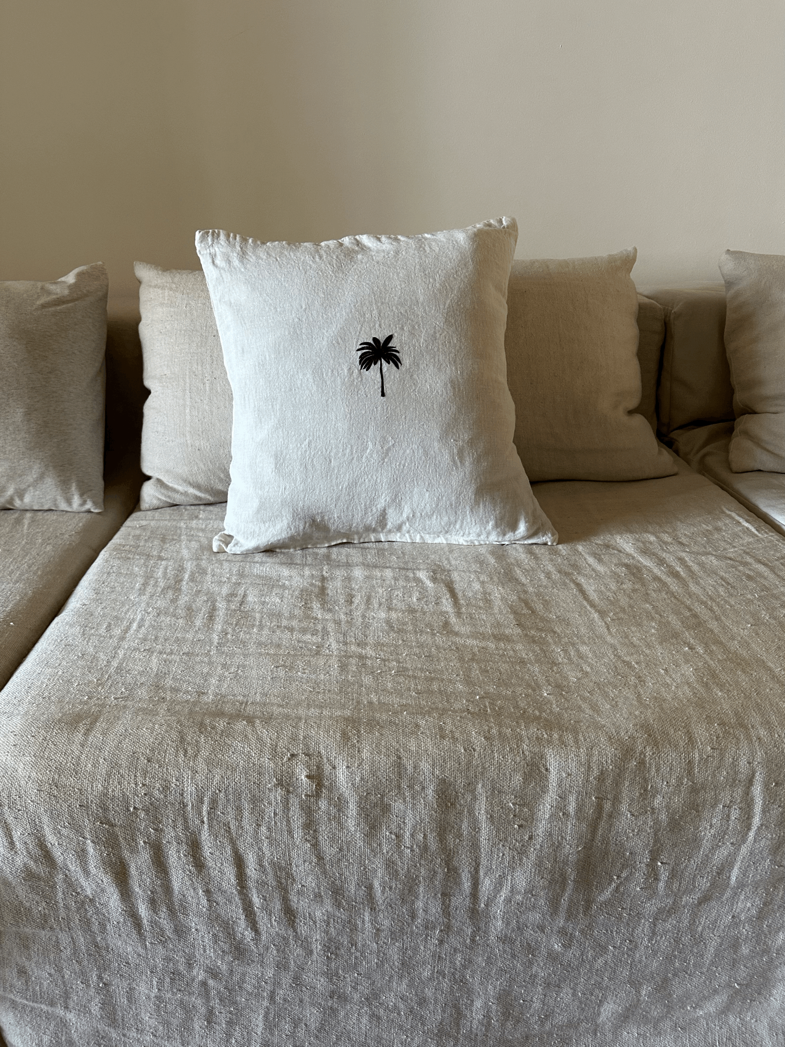 The Iconic Piece - square - off white linen