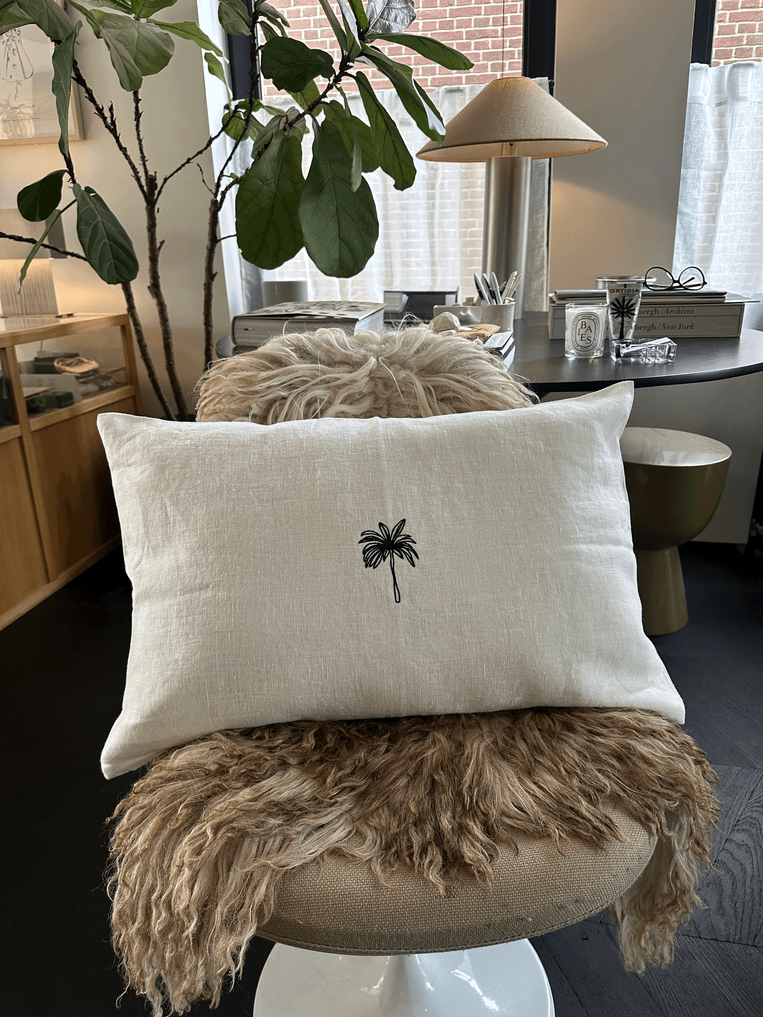 The Iconic Piece — white linen by SUITE PARADISE