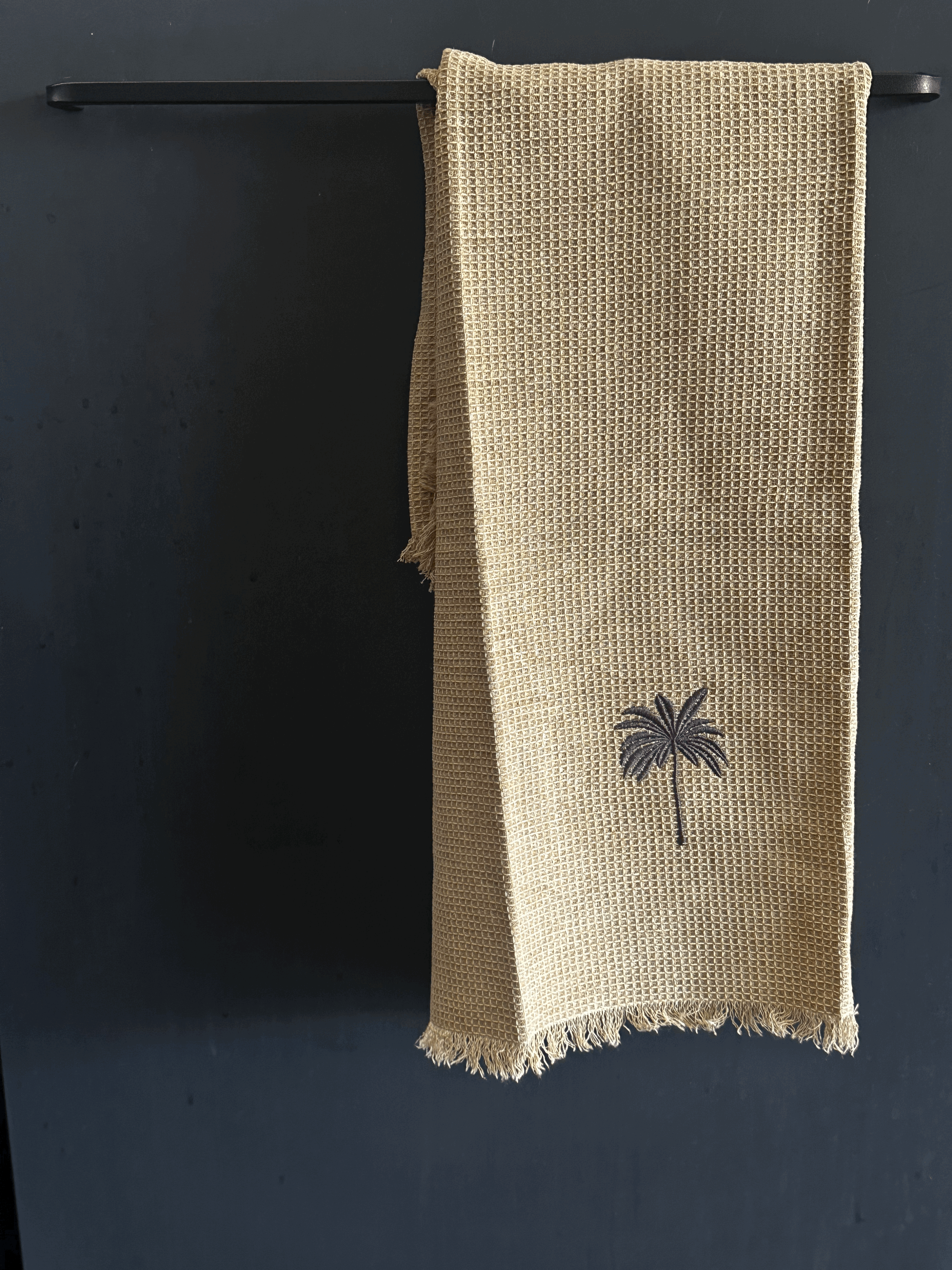 Frayed kitchen towel with embroidery - colour bamboo