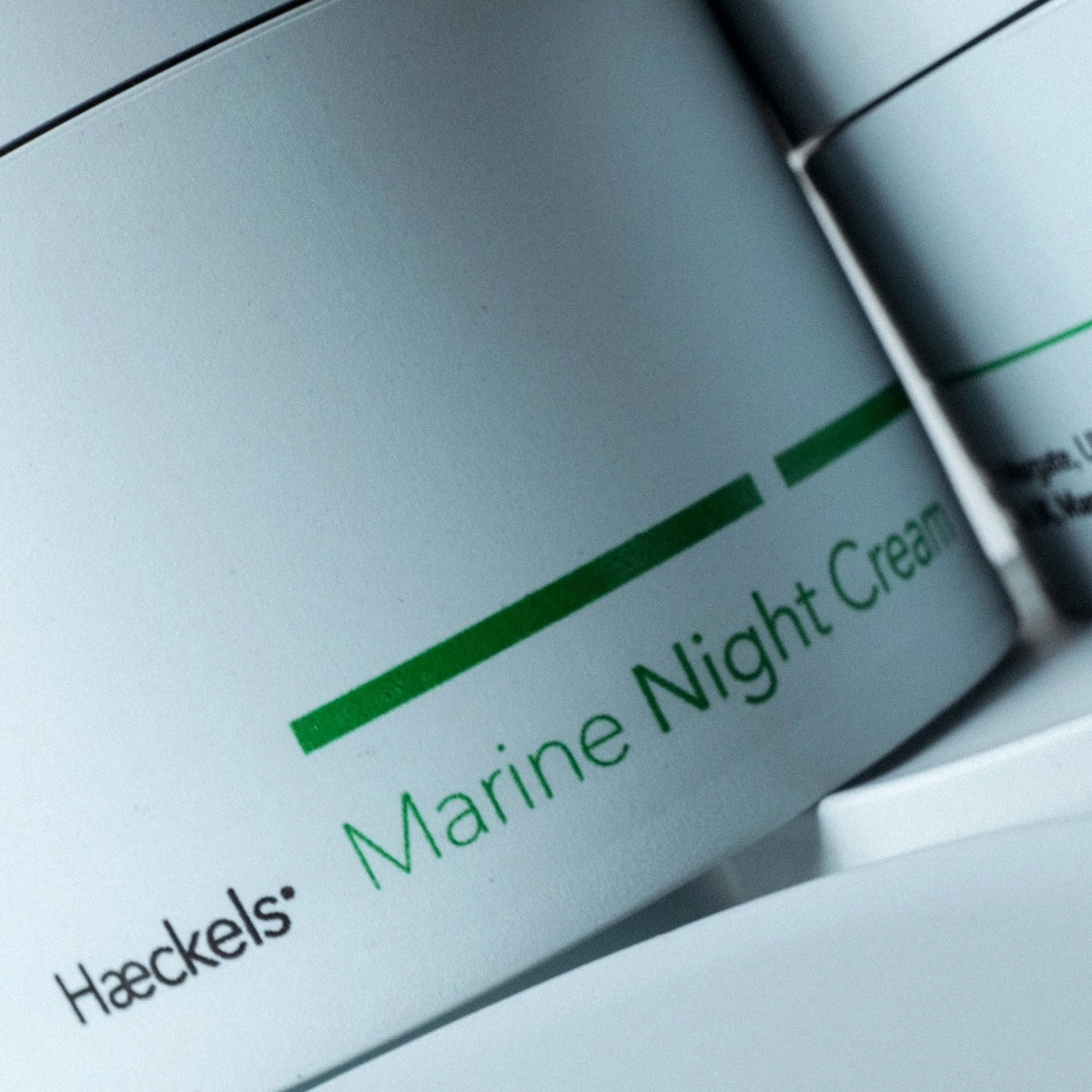 marinenightcream09632.jpg