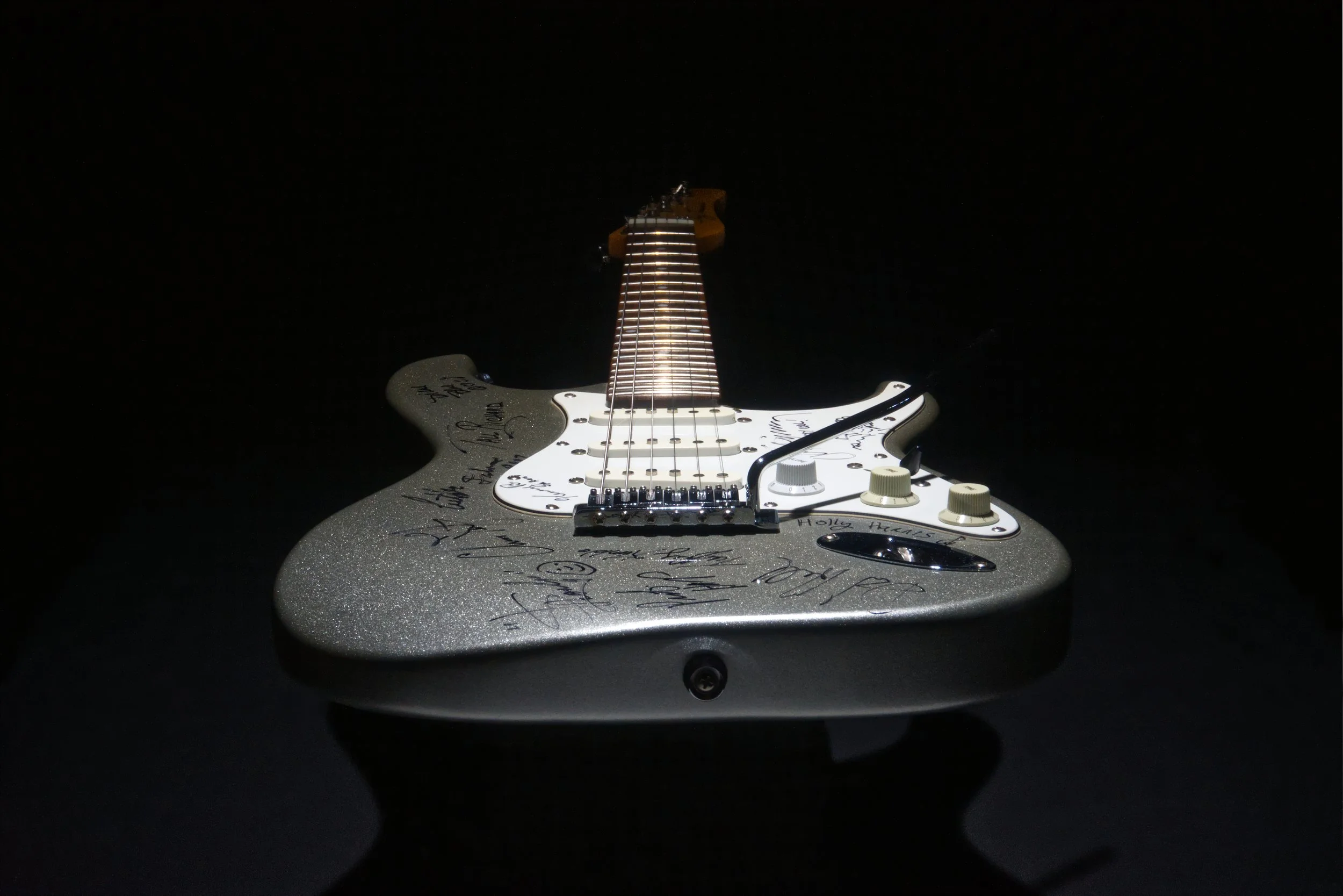 Reflection 1 Singles Gret Strat Fixed.jpg