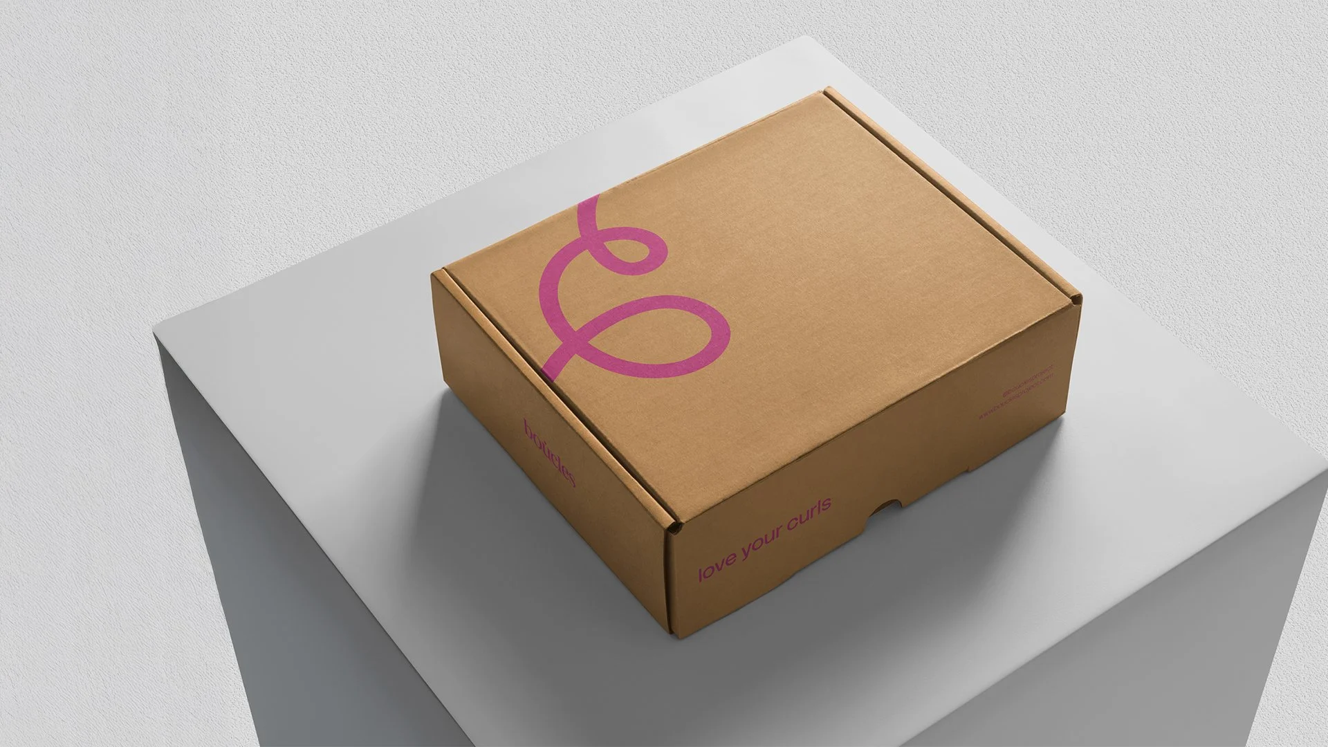 Box-closed-front.jpg