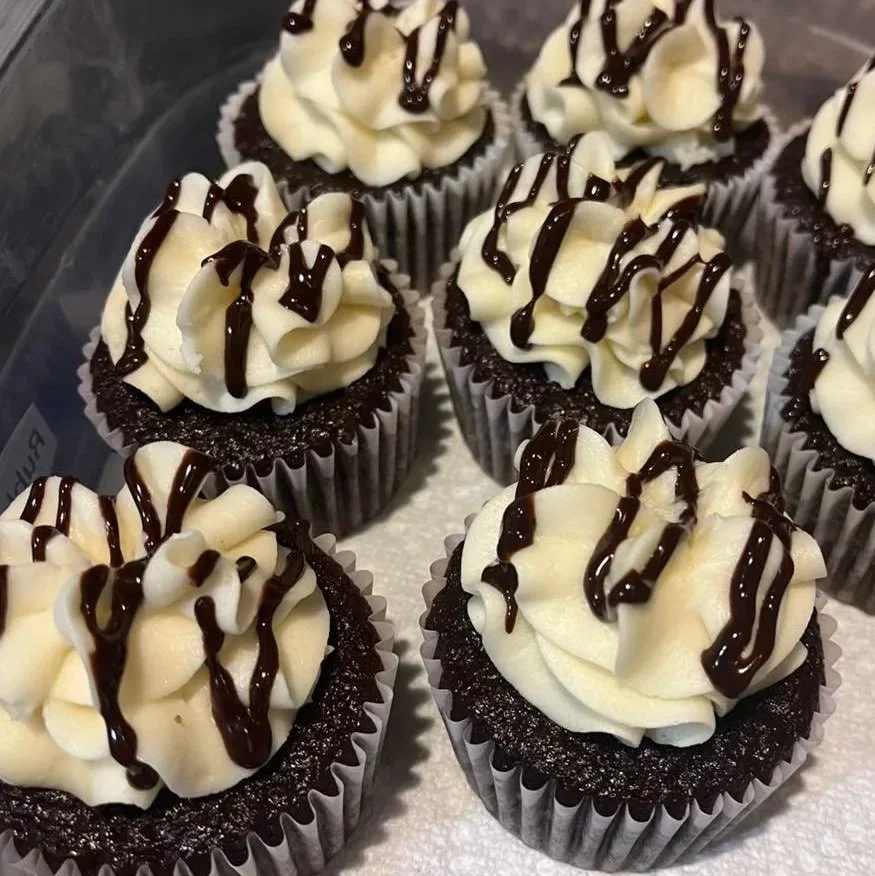 Zebra
-Chocolate Cake, Vanilla Buttercream