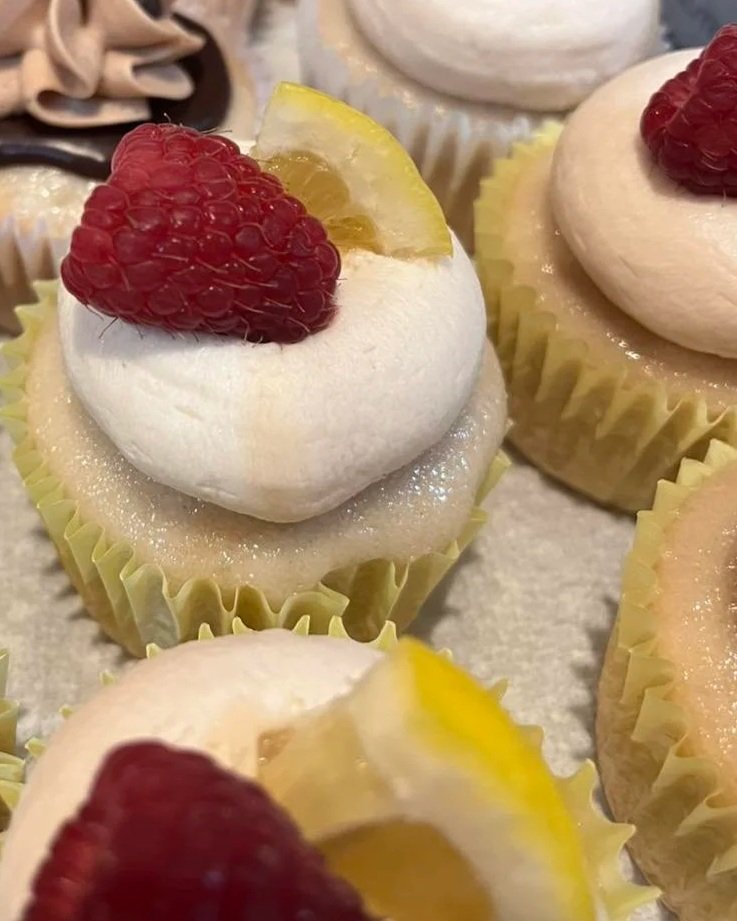 Lemon Raspberry
-Raspberry Cake, Fluffy Lemon Filling, Raspberry Buttercream