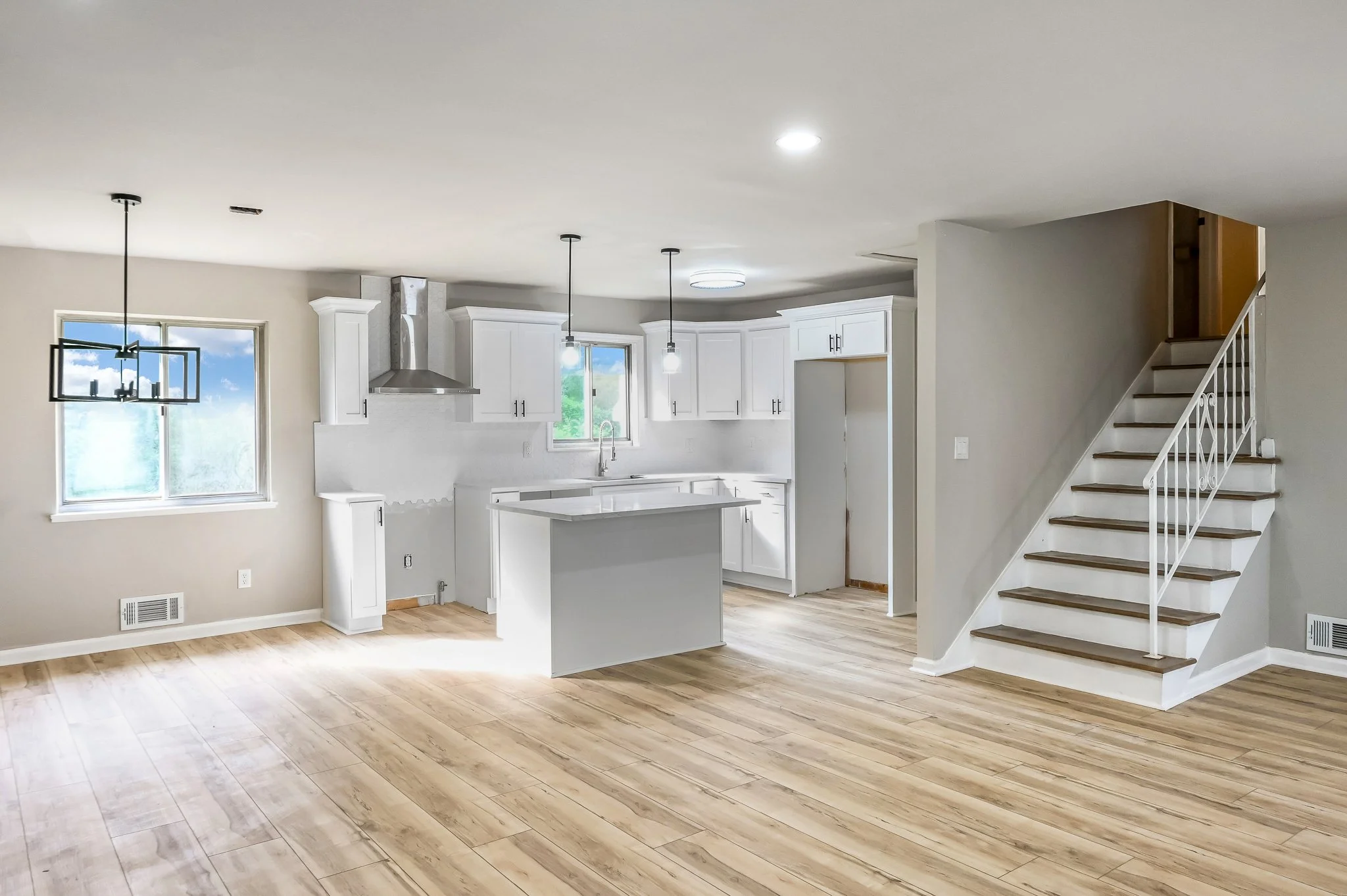 clarencegabriel_real_estate_2900_Eleanor-4.jpg