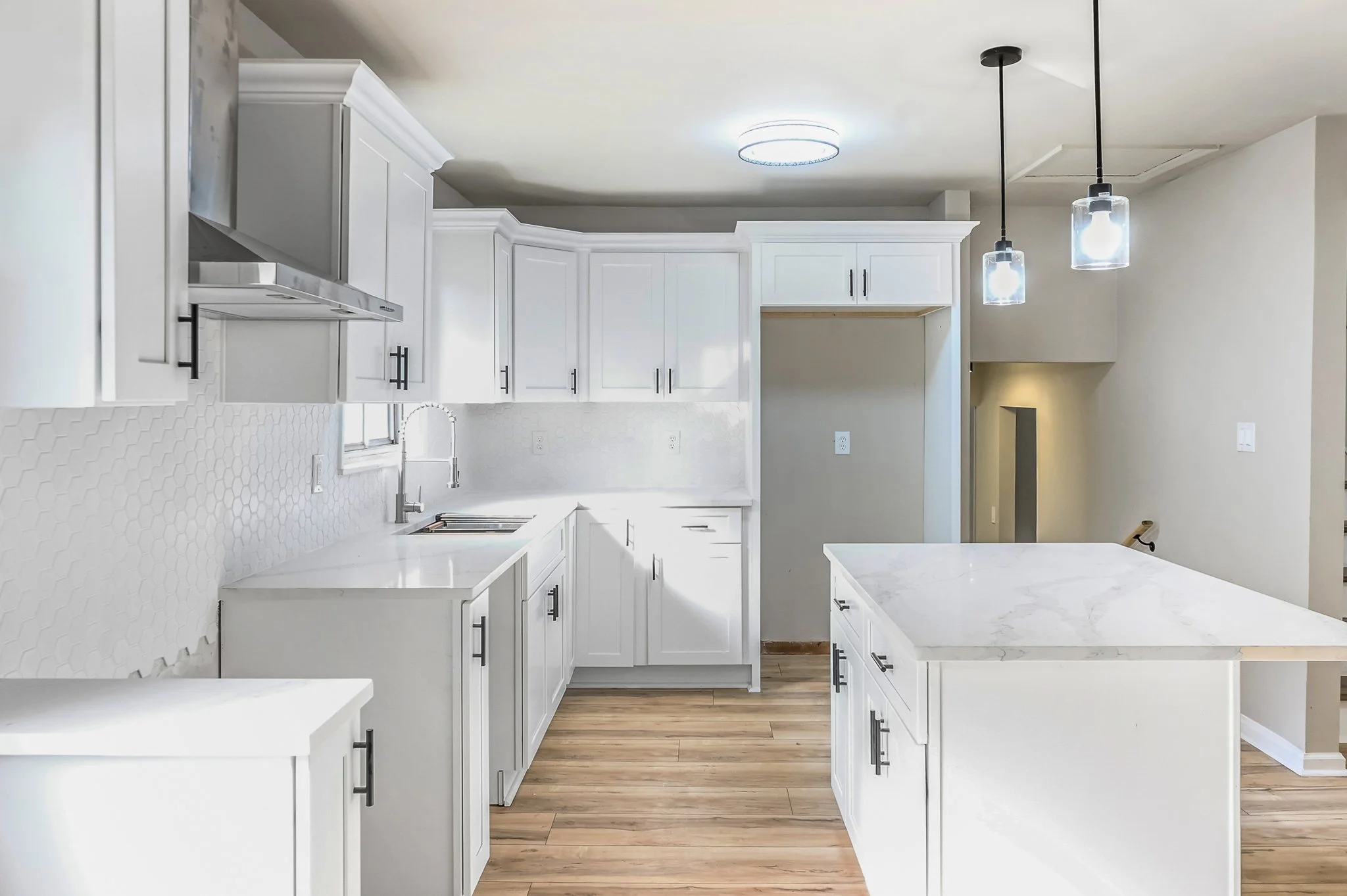 clarencegabriel_real_estate_2900_Eleanor-3.jpg