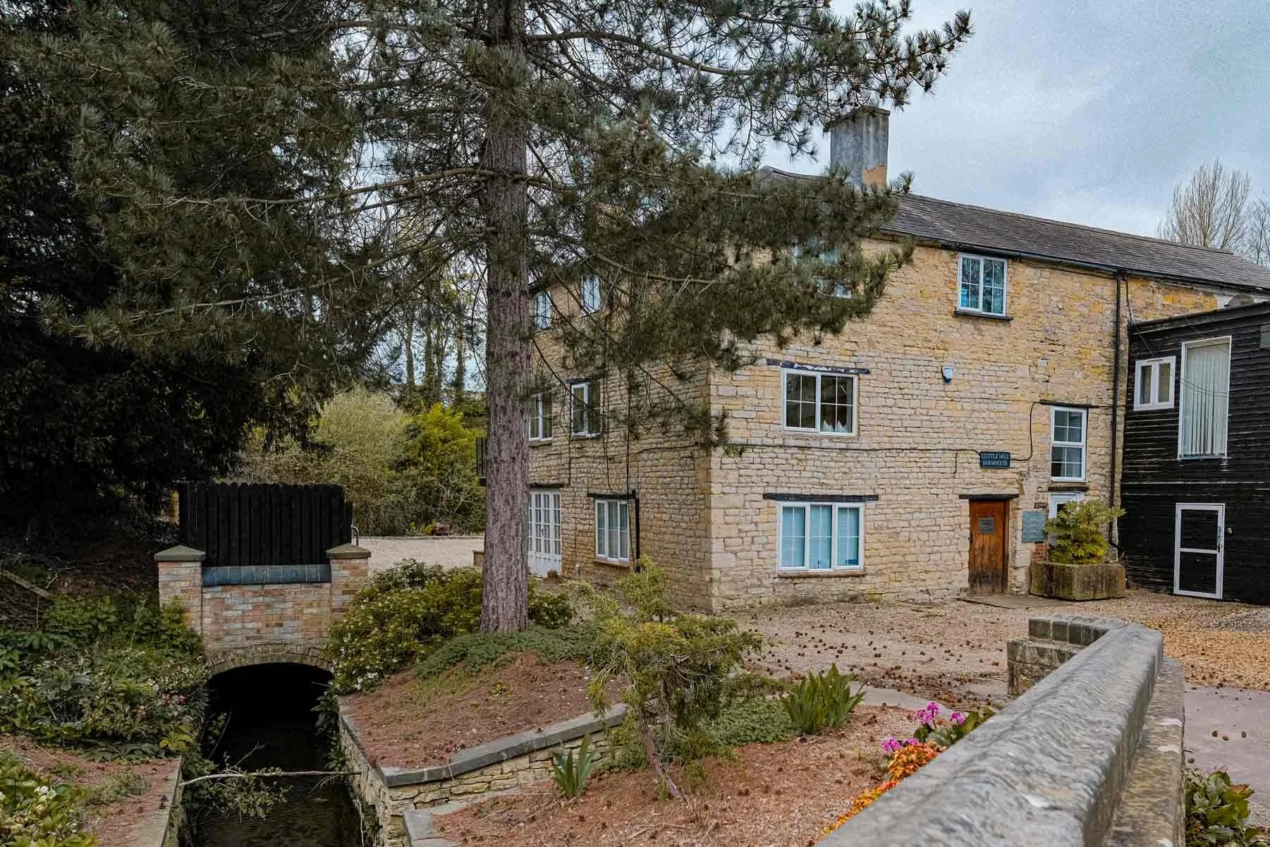 Cuttle Mill Training Room Hire Scenic Grounds with Free Parking in Northampton