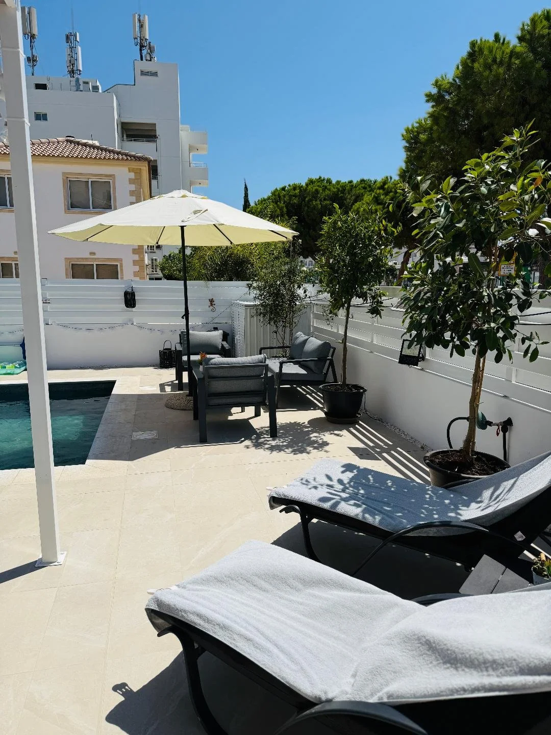 Ext Furniture Lounging.jfif